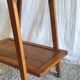 Table d'appoint moderniste en bois massif - années 50/60