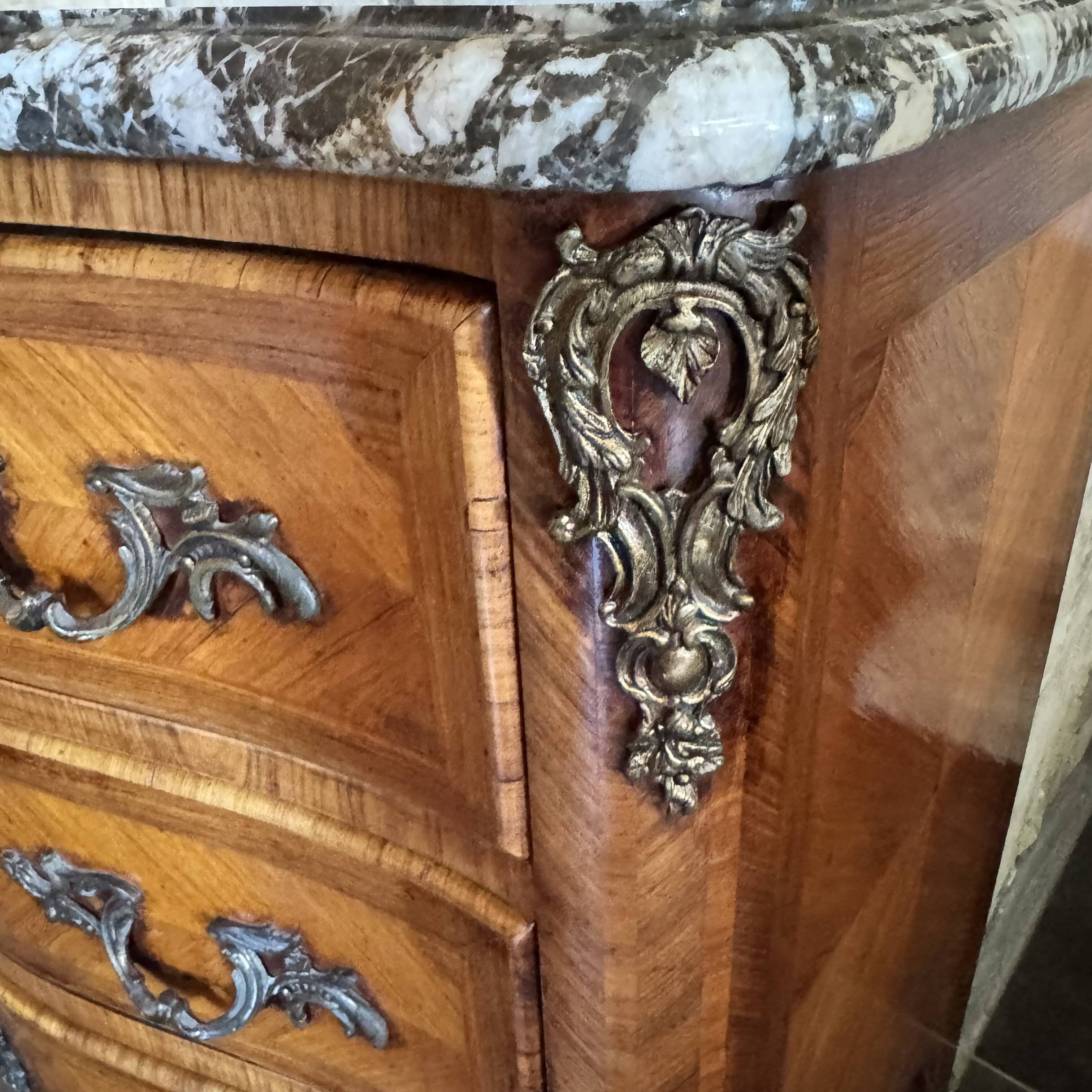 Small Louis XV Transition jump commode, Breccia marble, 79 cm