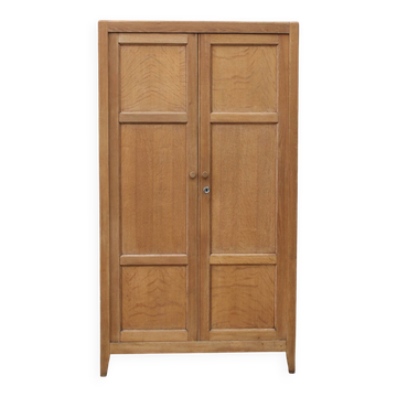 Armoire parisienne 