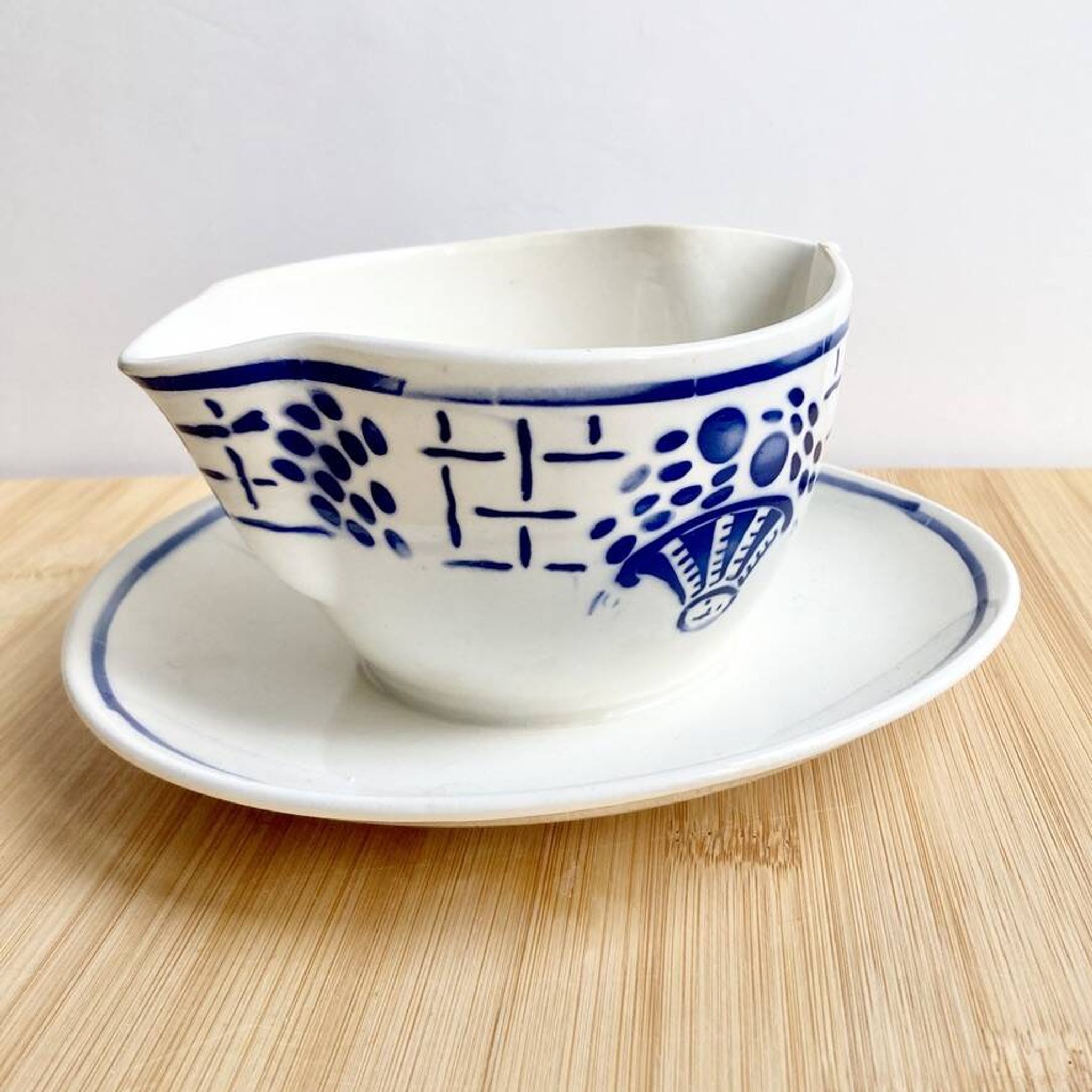 Badonviller iron earth gravy boat
