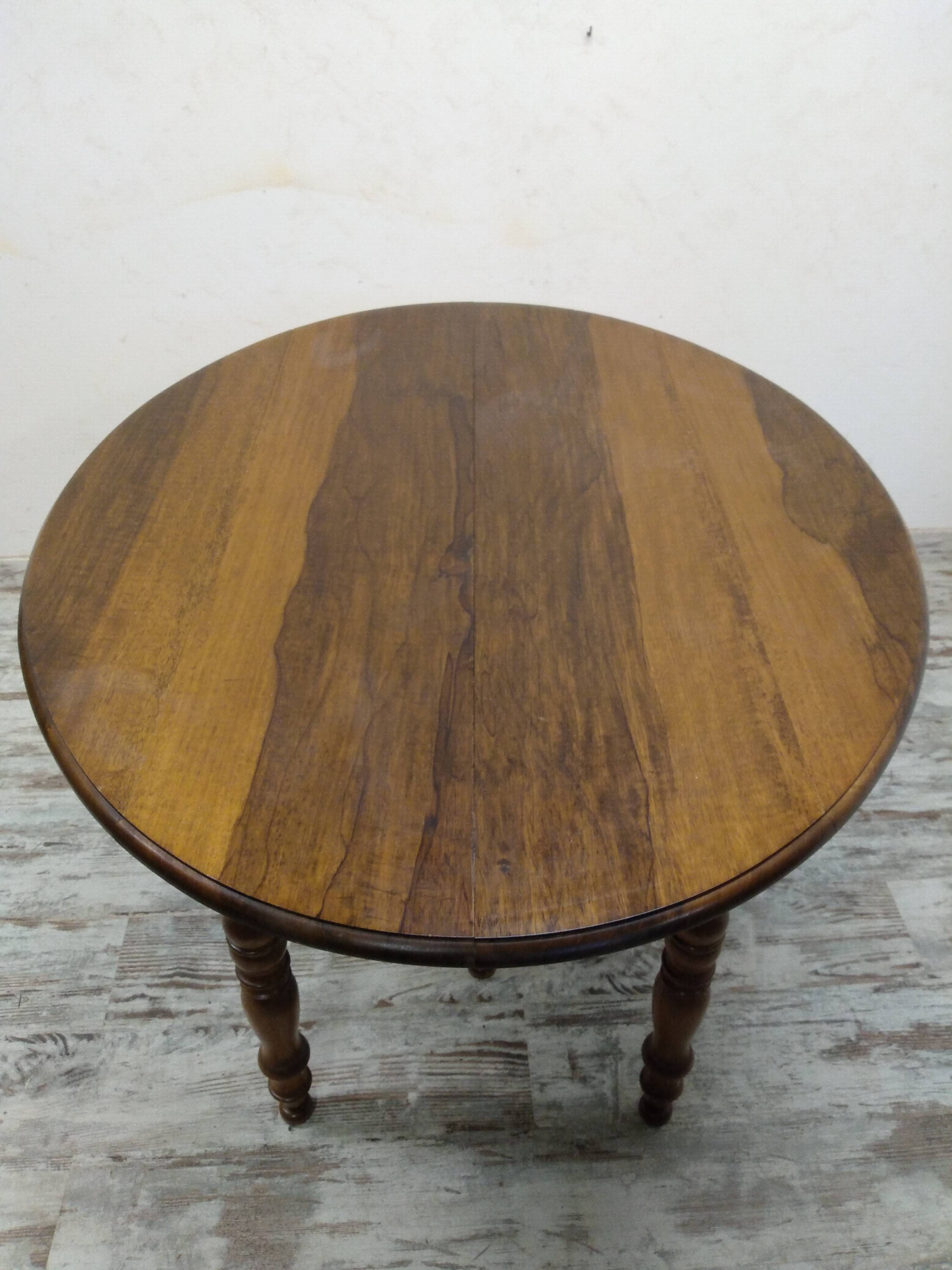 Flap table with extensions