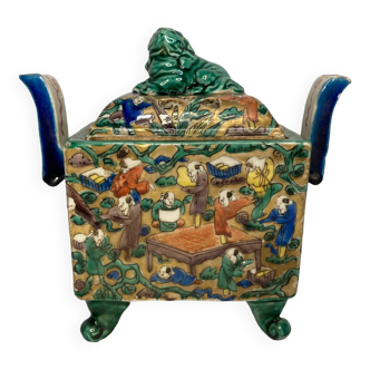 MEIJI, covered pot perfume burner in polychrome porcelain 19th century