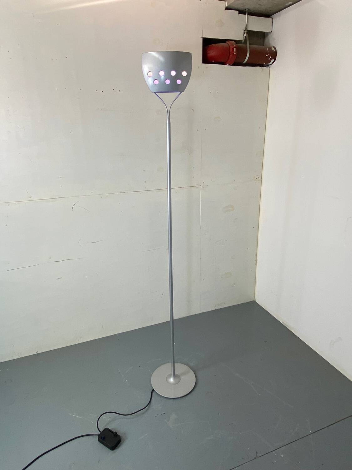 Lampadaire Moderniste Sirrah par Perry King et Santiago Miranda, Italie, 1990s
