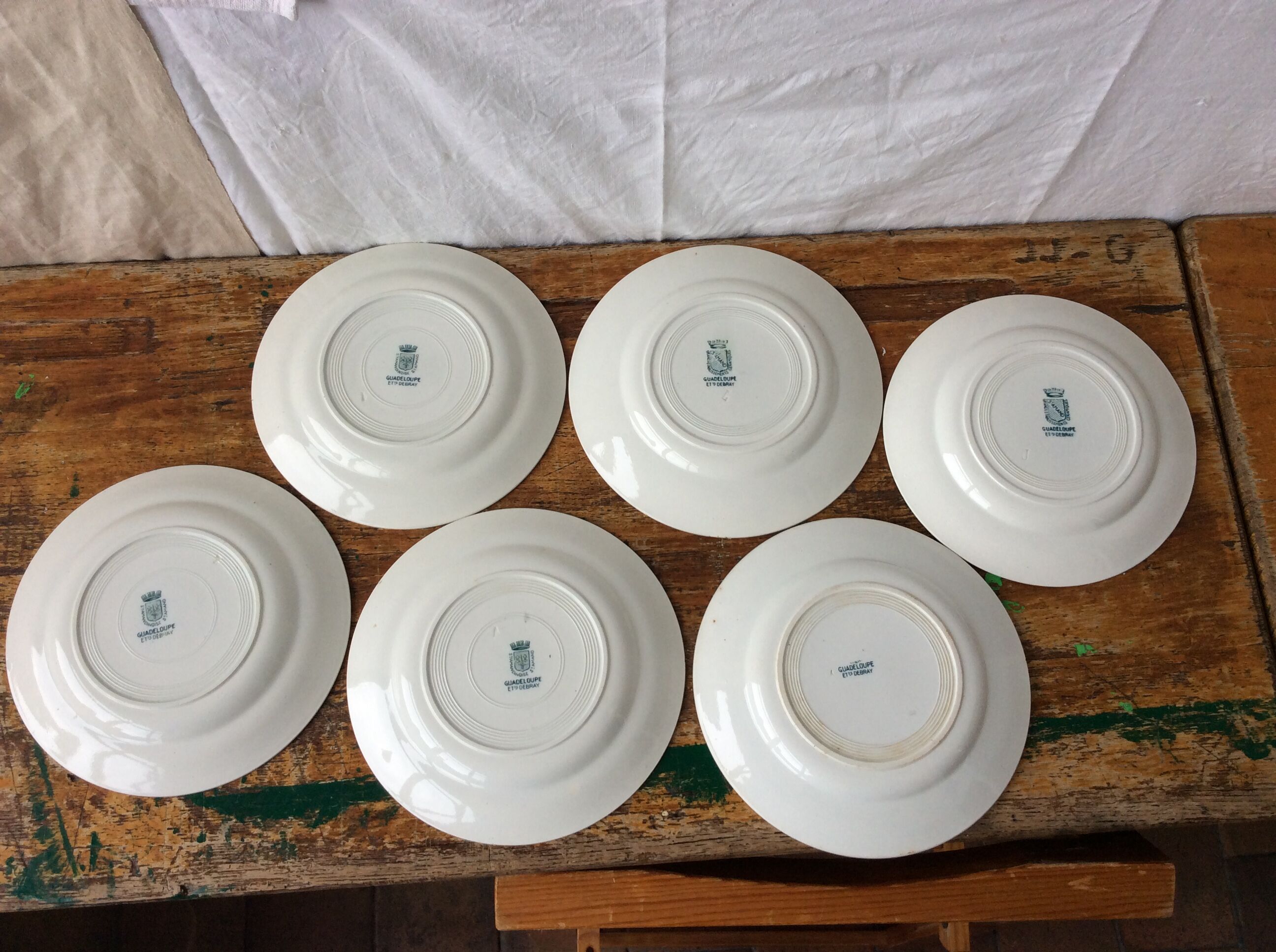 6 assiettes Terre de fer modèle Guadeloupe