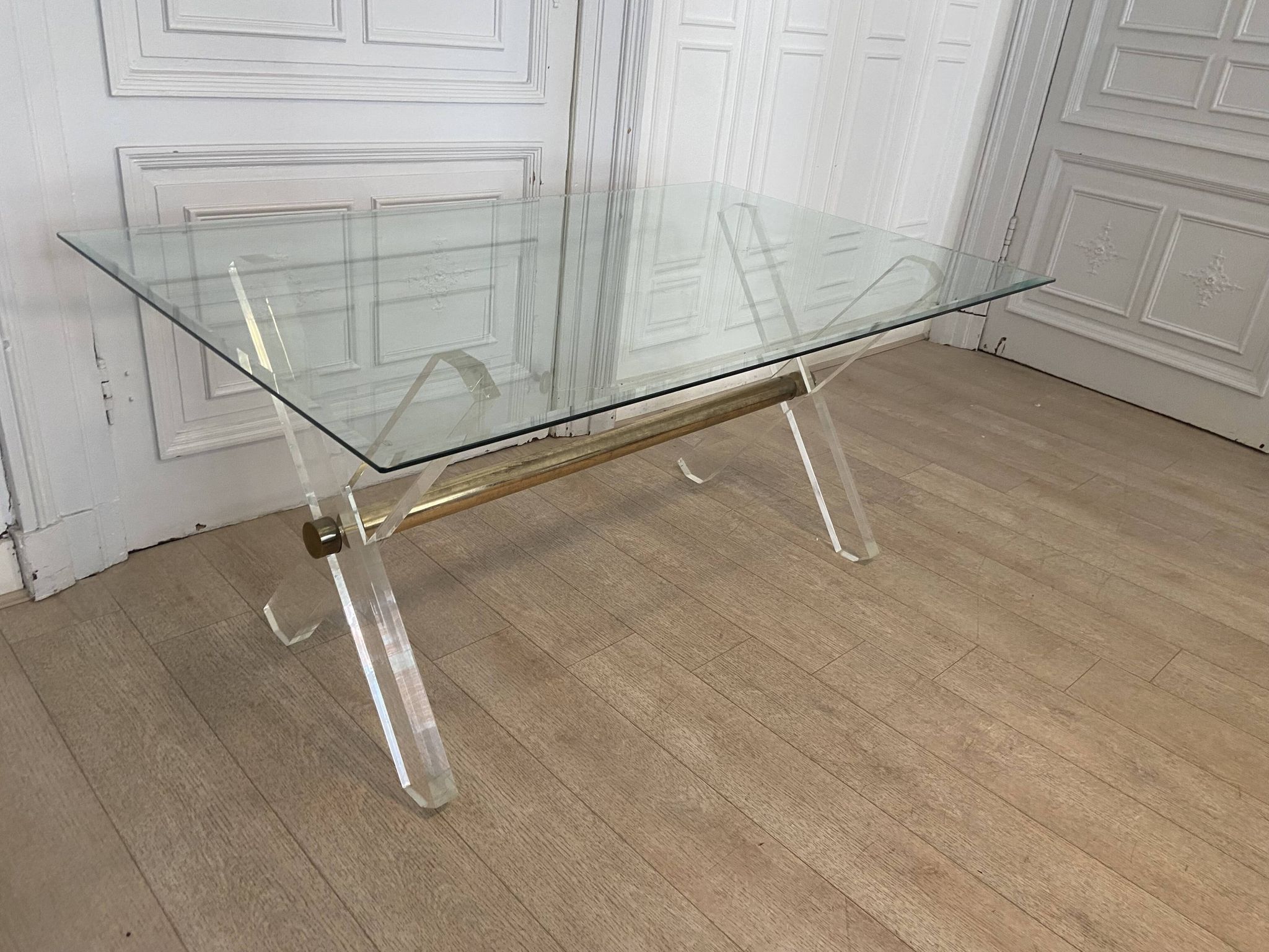 Table en plexi métal doré et verre biseauté 1970s