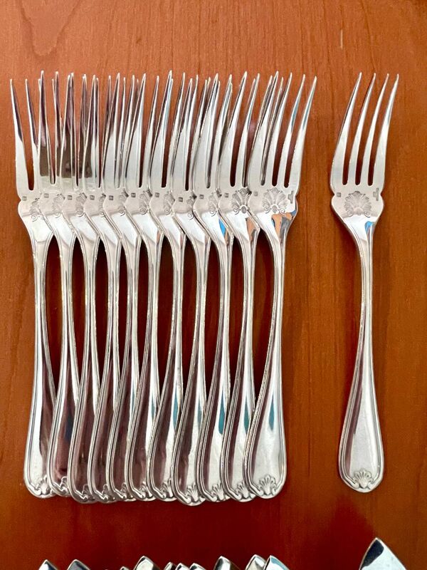 12 couverts à poisson décor coquille, Christofle Marot Berain