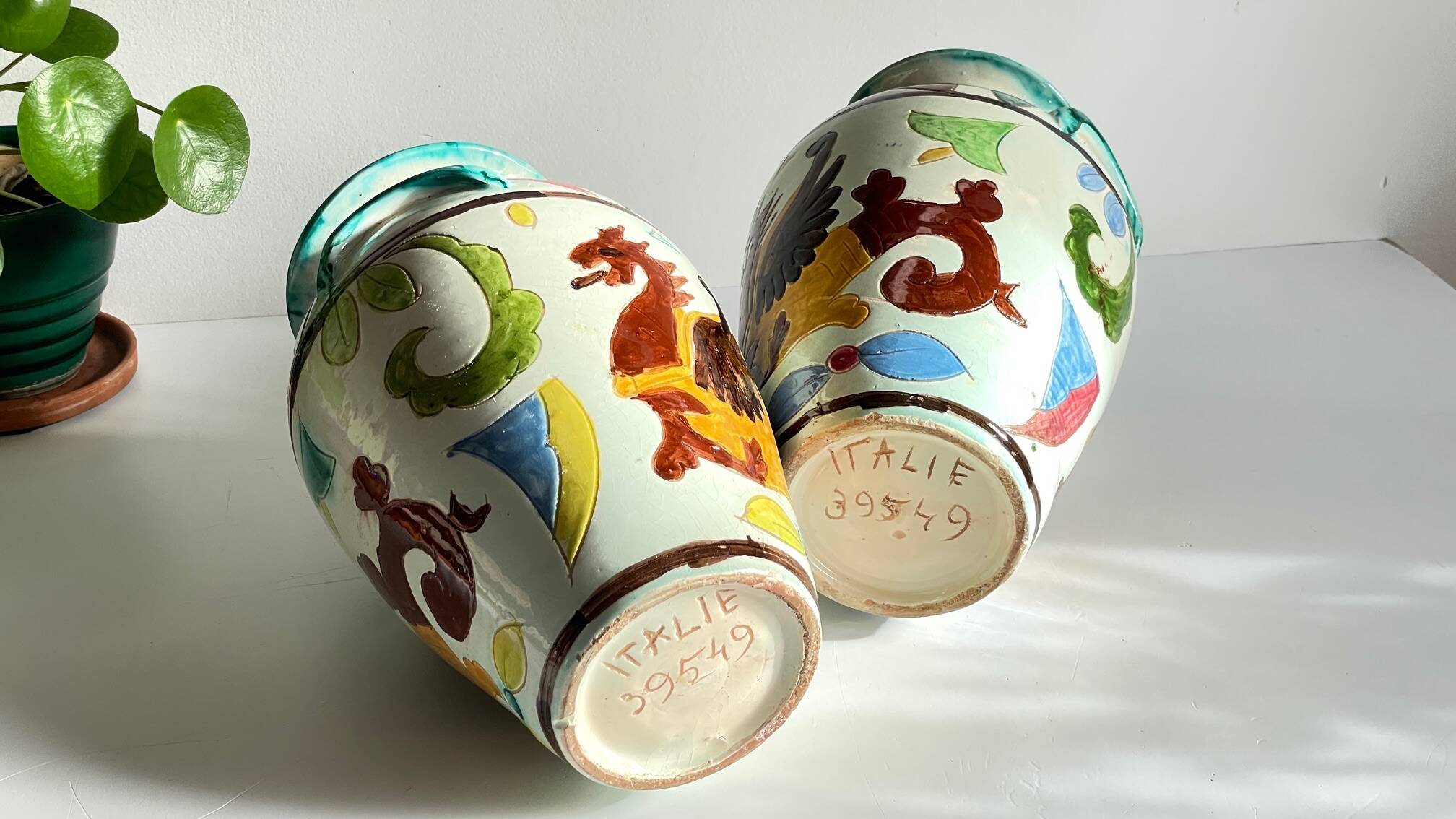 Vases vintage italy motif dragon