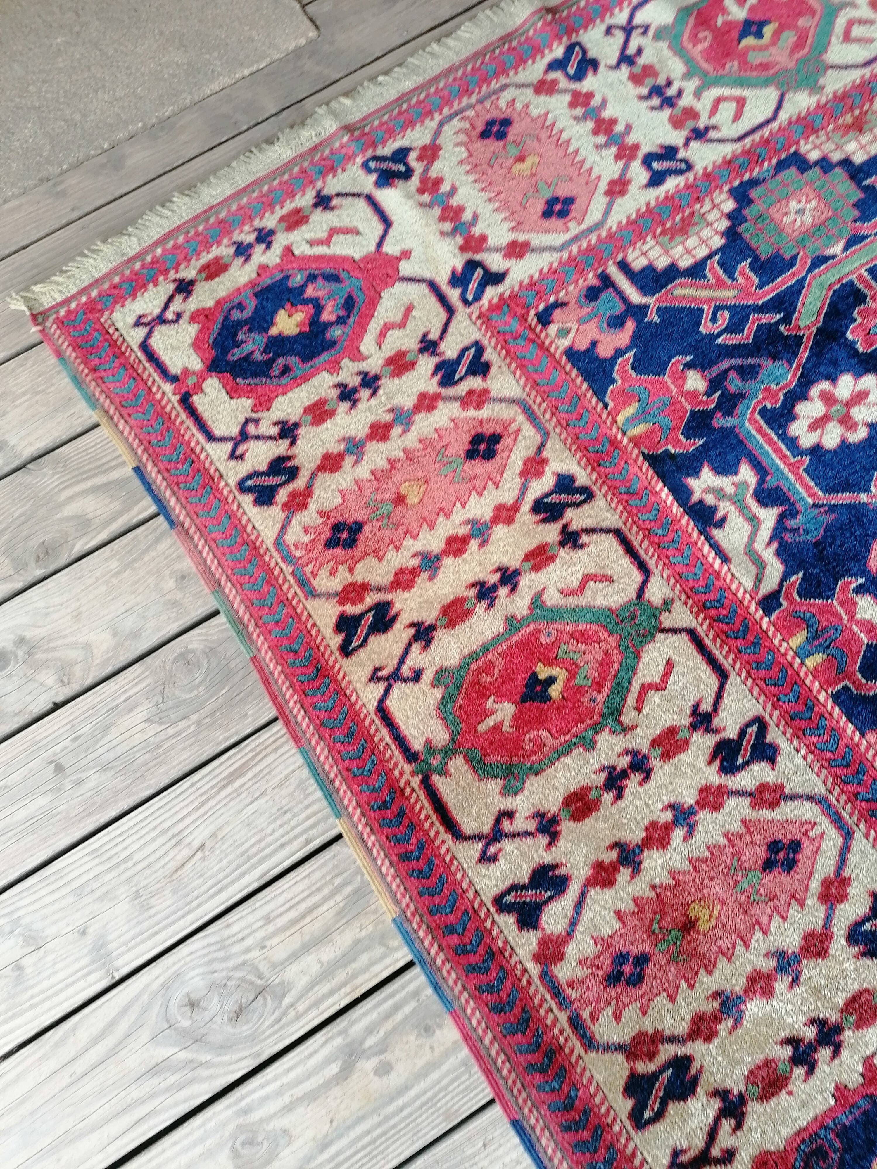 Antique Persian Heriz Afshar rug 200 x 276 cm