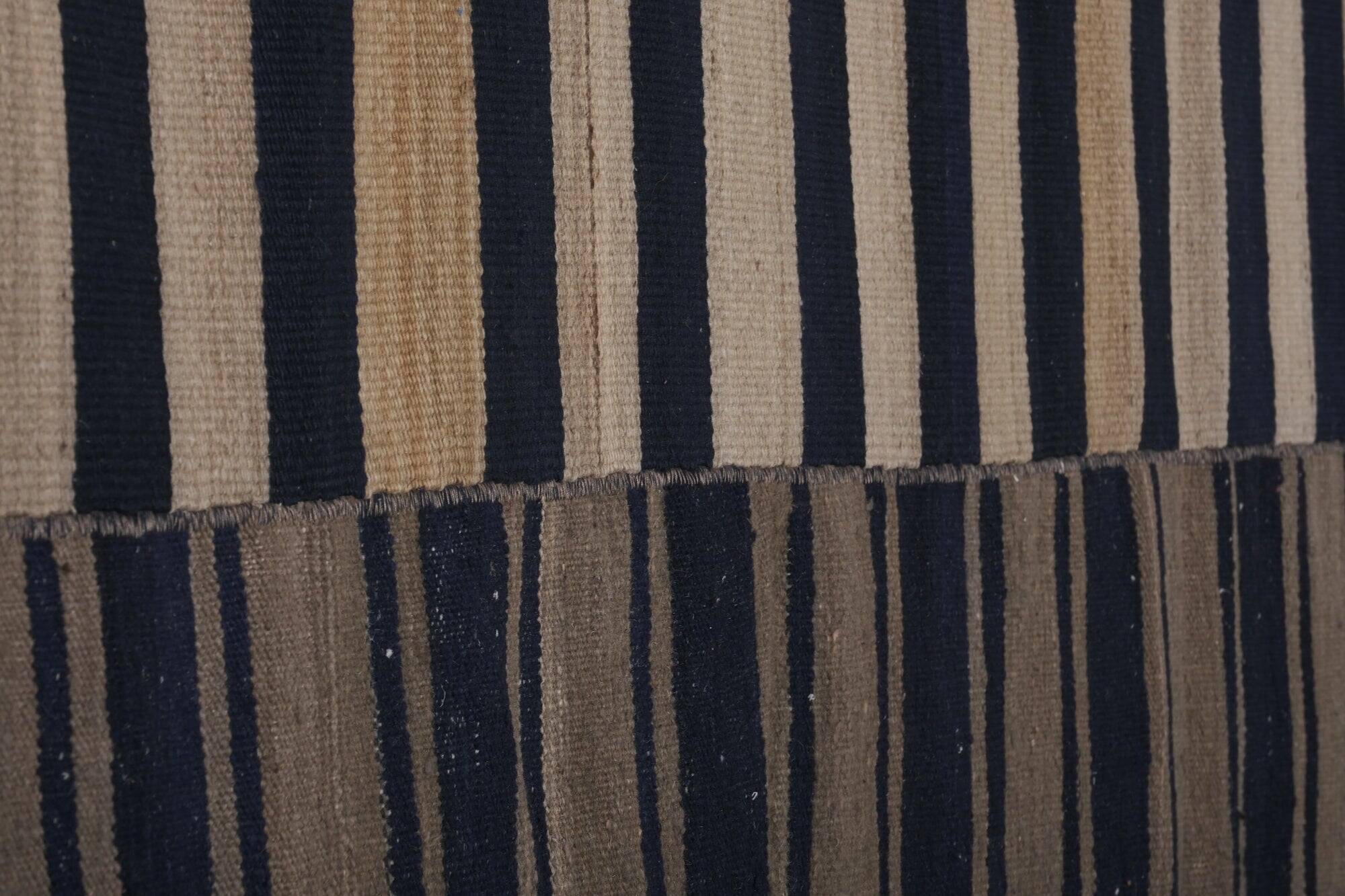 Vintage Turkish kilim, handwoven, 335x398 cm.