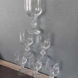 Lots of 6 crystal wine glasses chisel