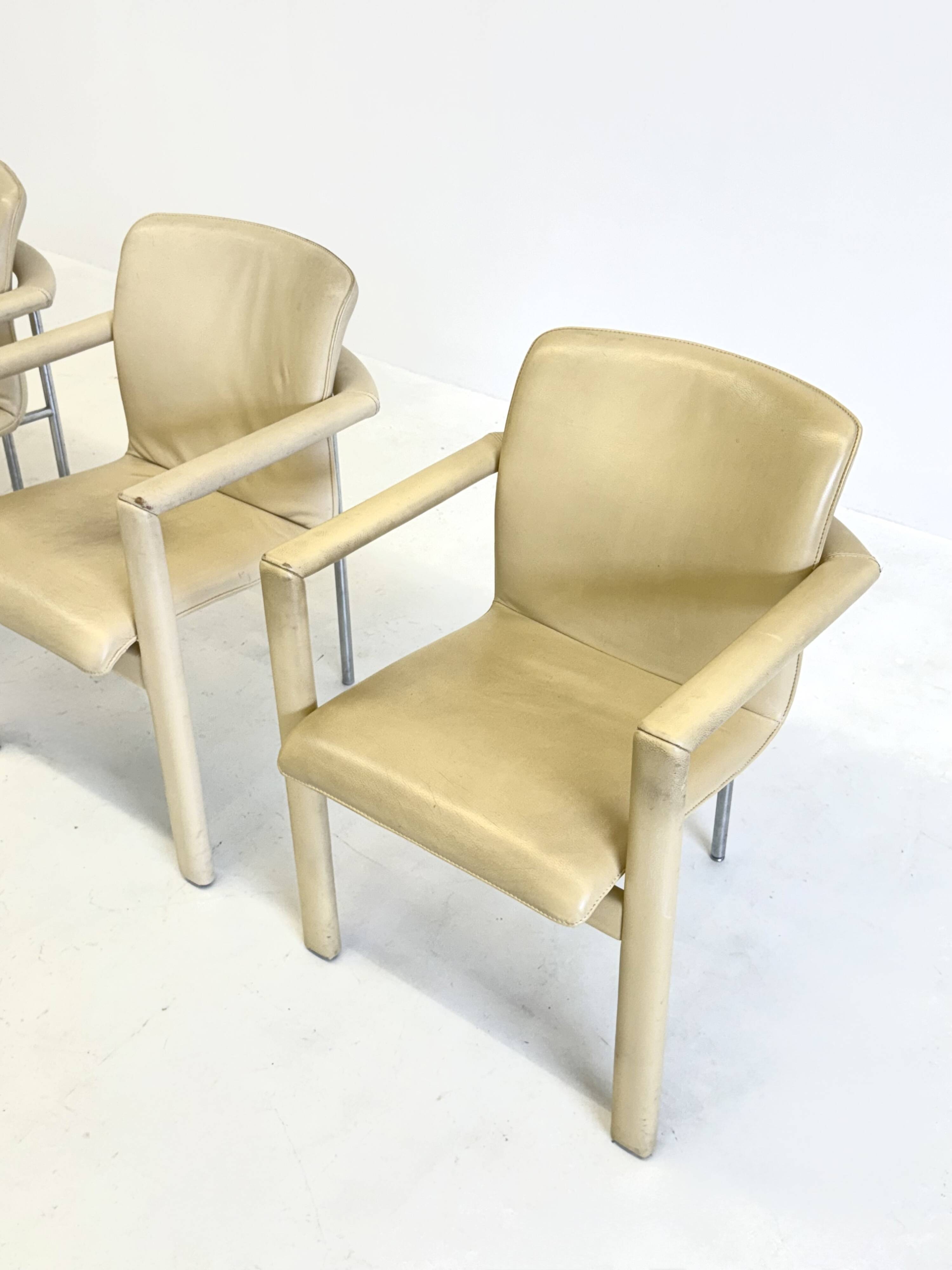 Set of 4 vintage Leolux Cachucha dining chairs