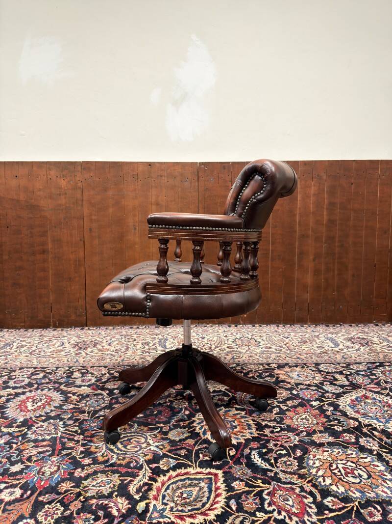 Fauteuil capitaine Chestfield anglais classique
