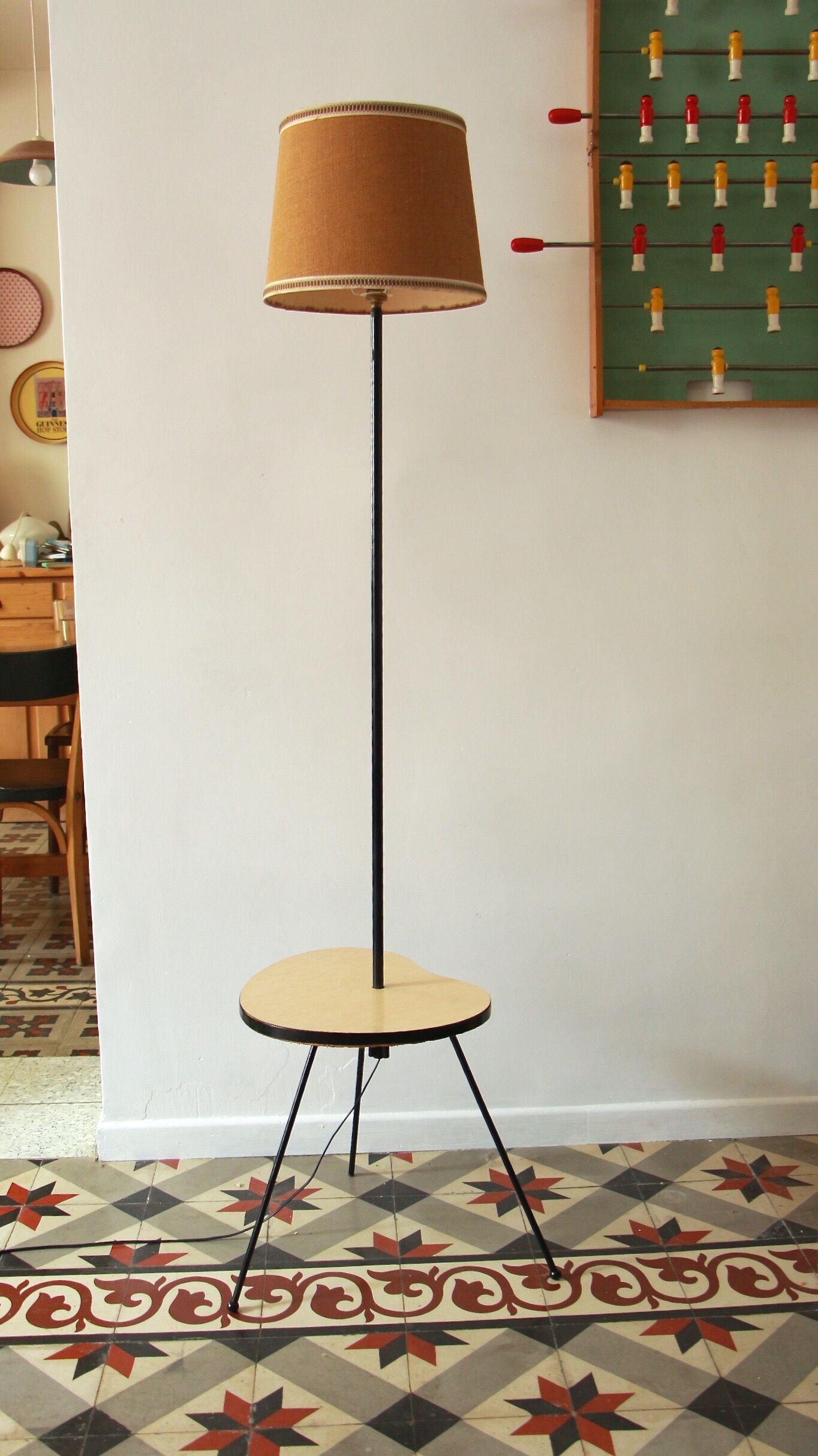 Floor lamp tablet in formica