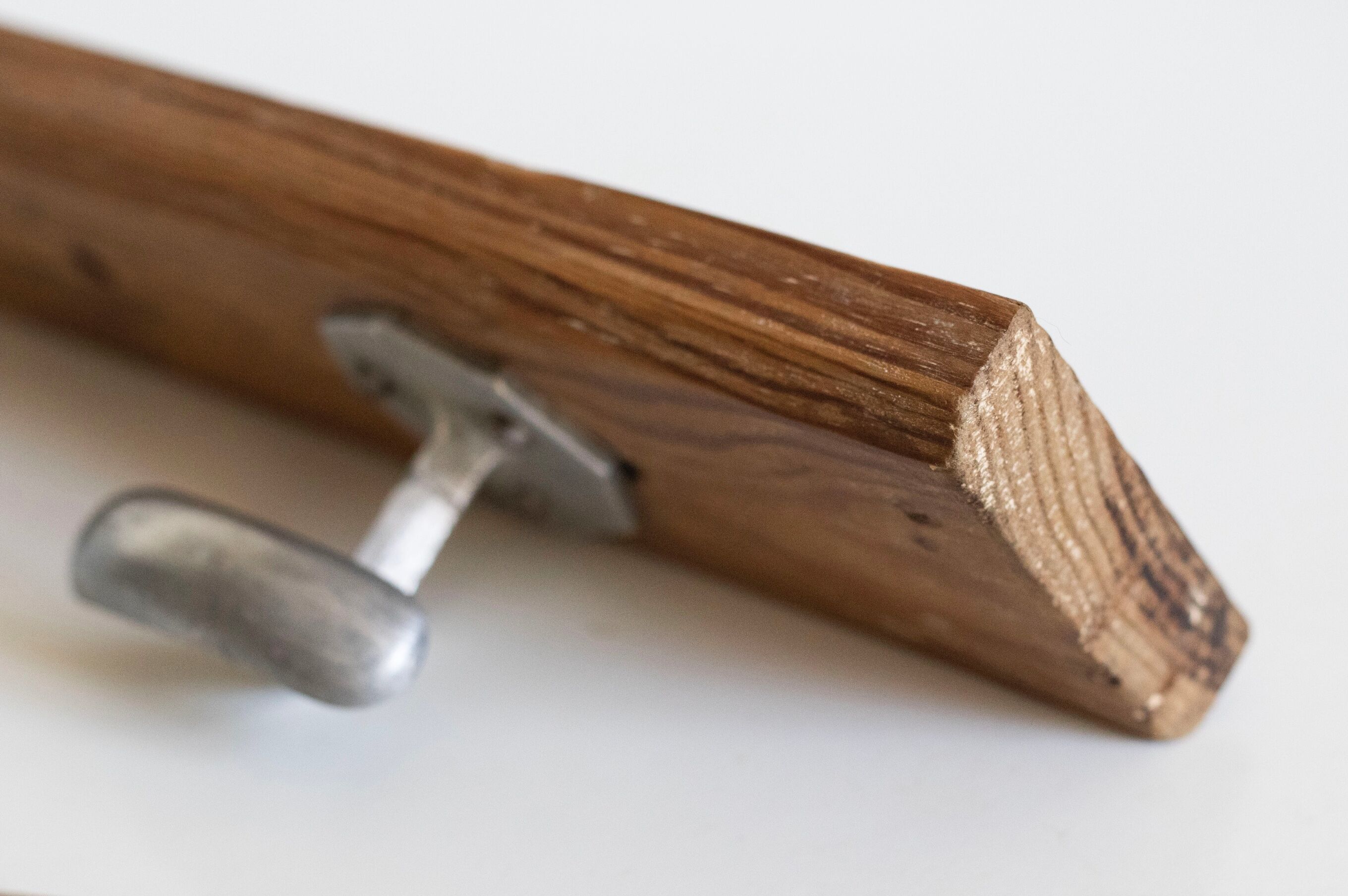 Wall coat rack in wood and metal