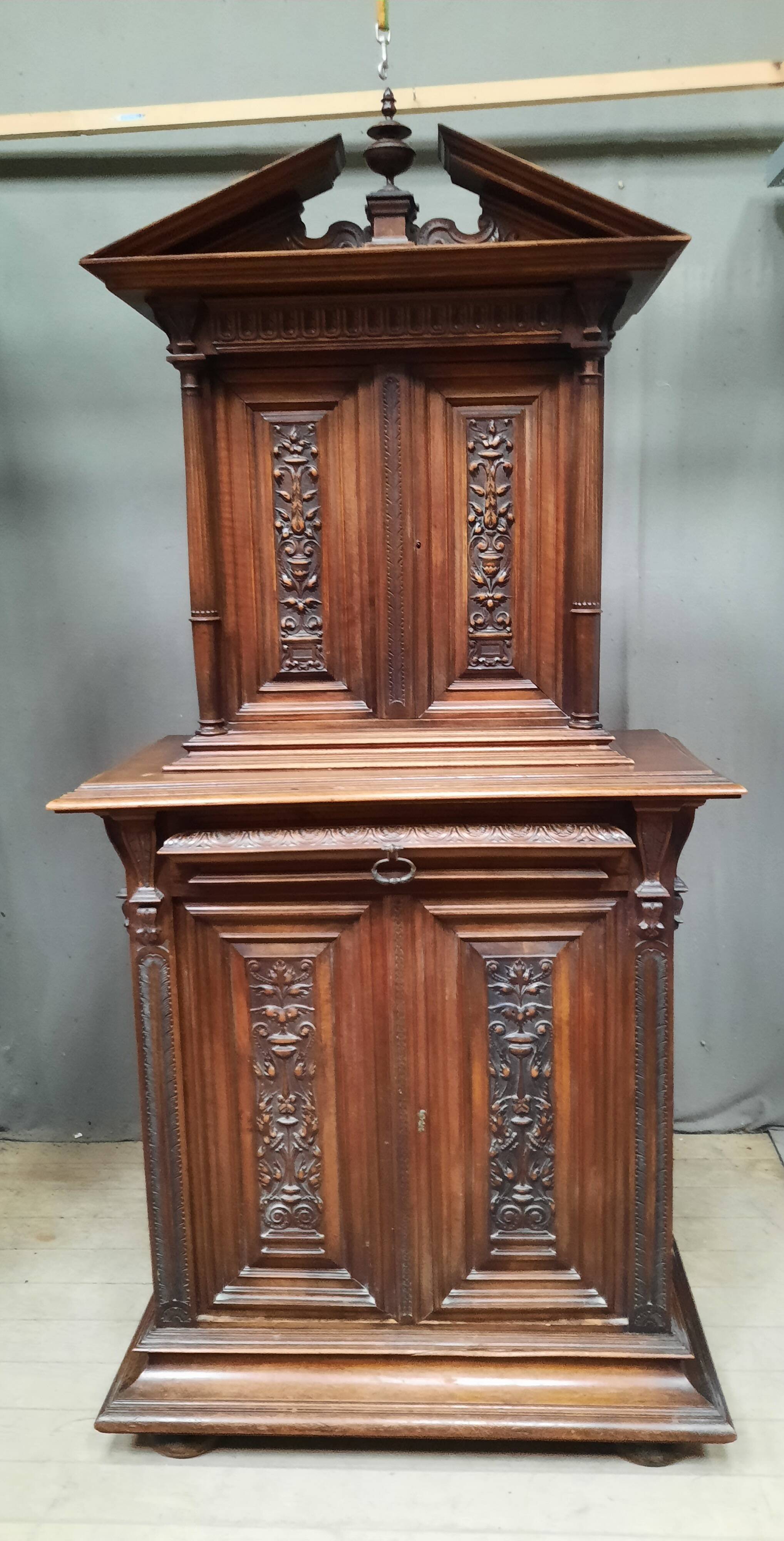 Renaissance style furniture with 4 doors