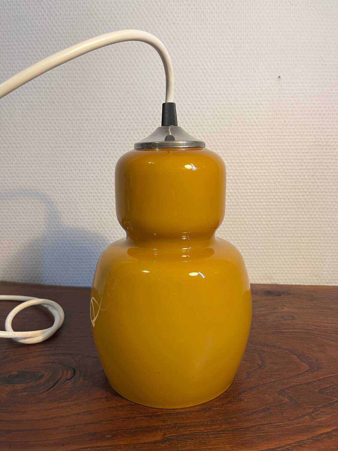 Suspension cloche opaline marron clair