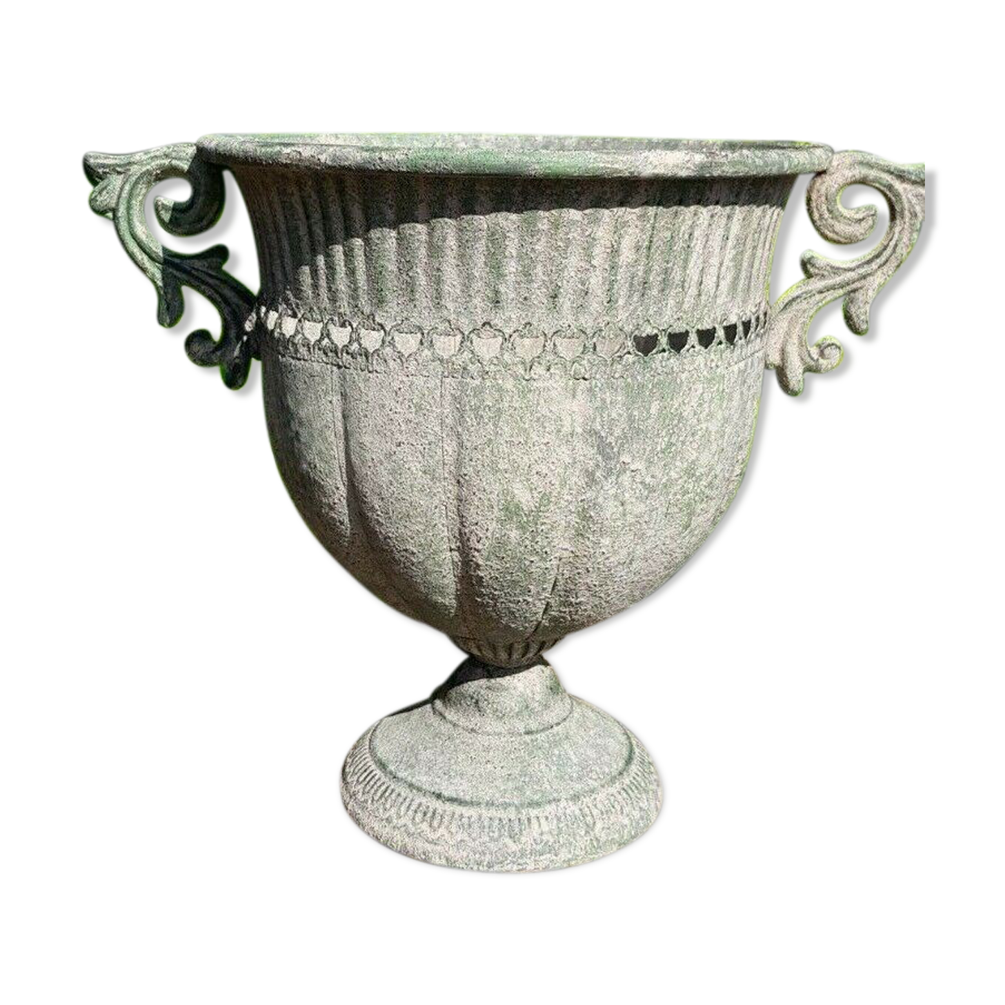 Medici vase in patinated iron