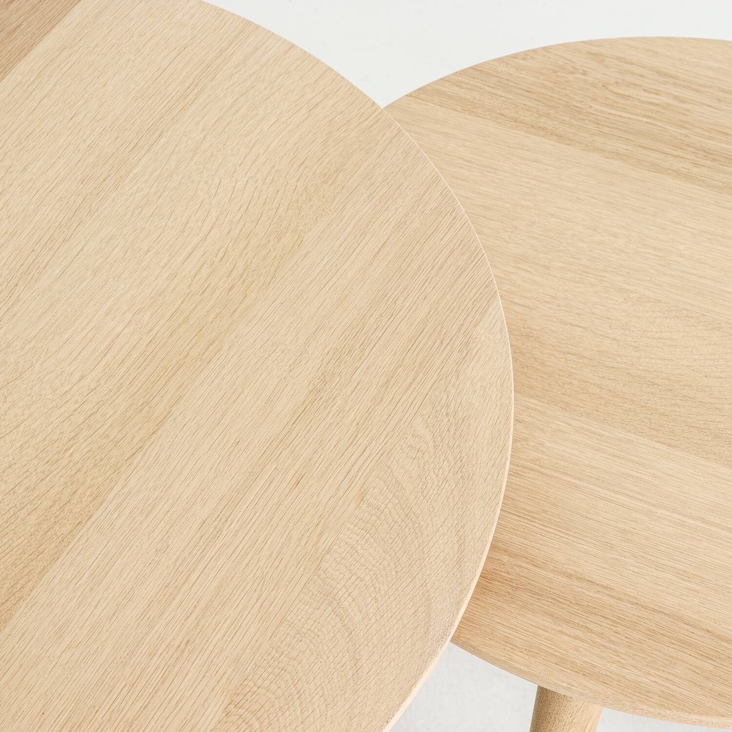 Duo round coffee table in solid Vosges oak