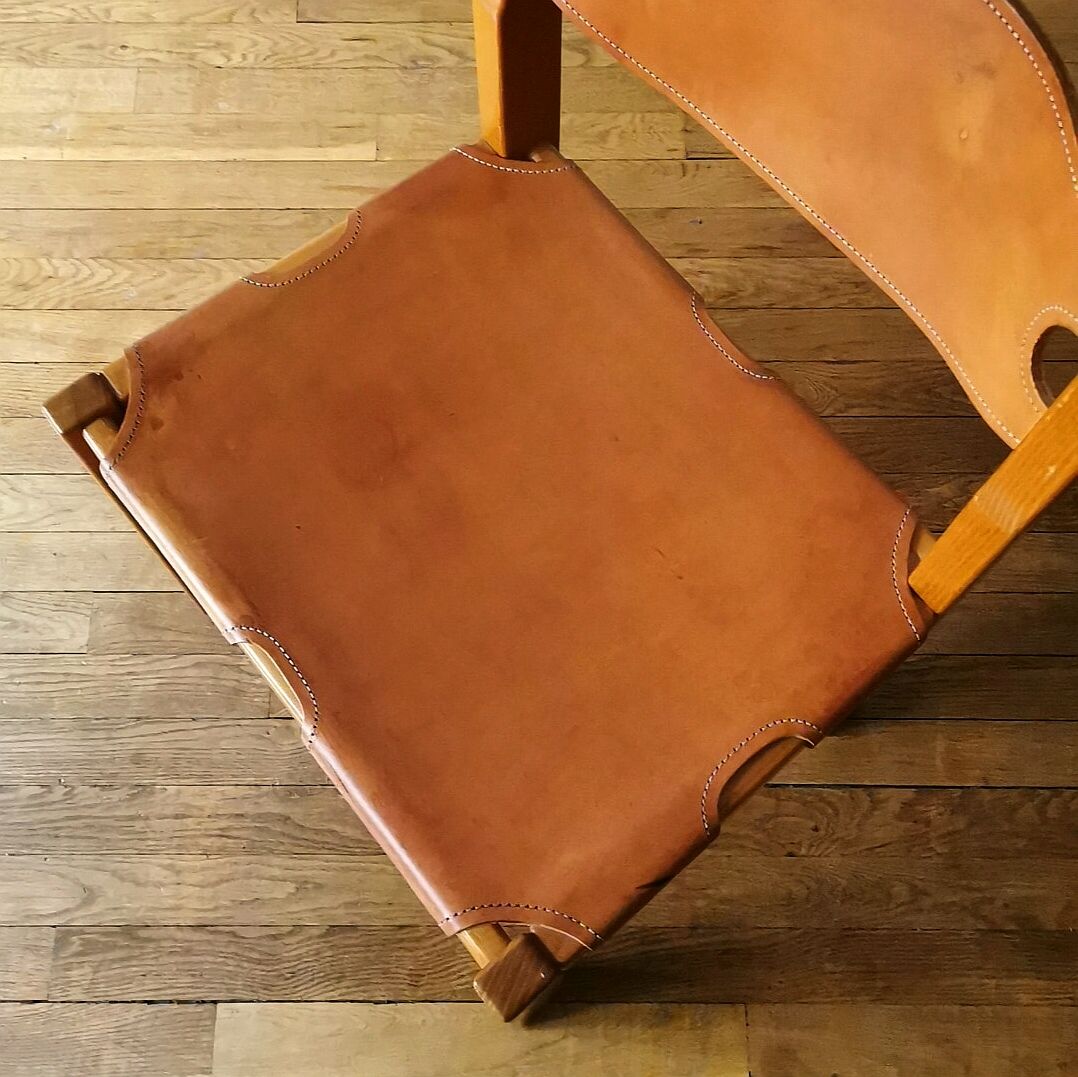 Paire de chaises orme et cuir Maison Regain