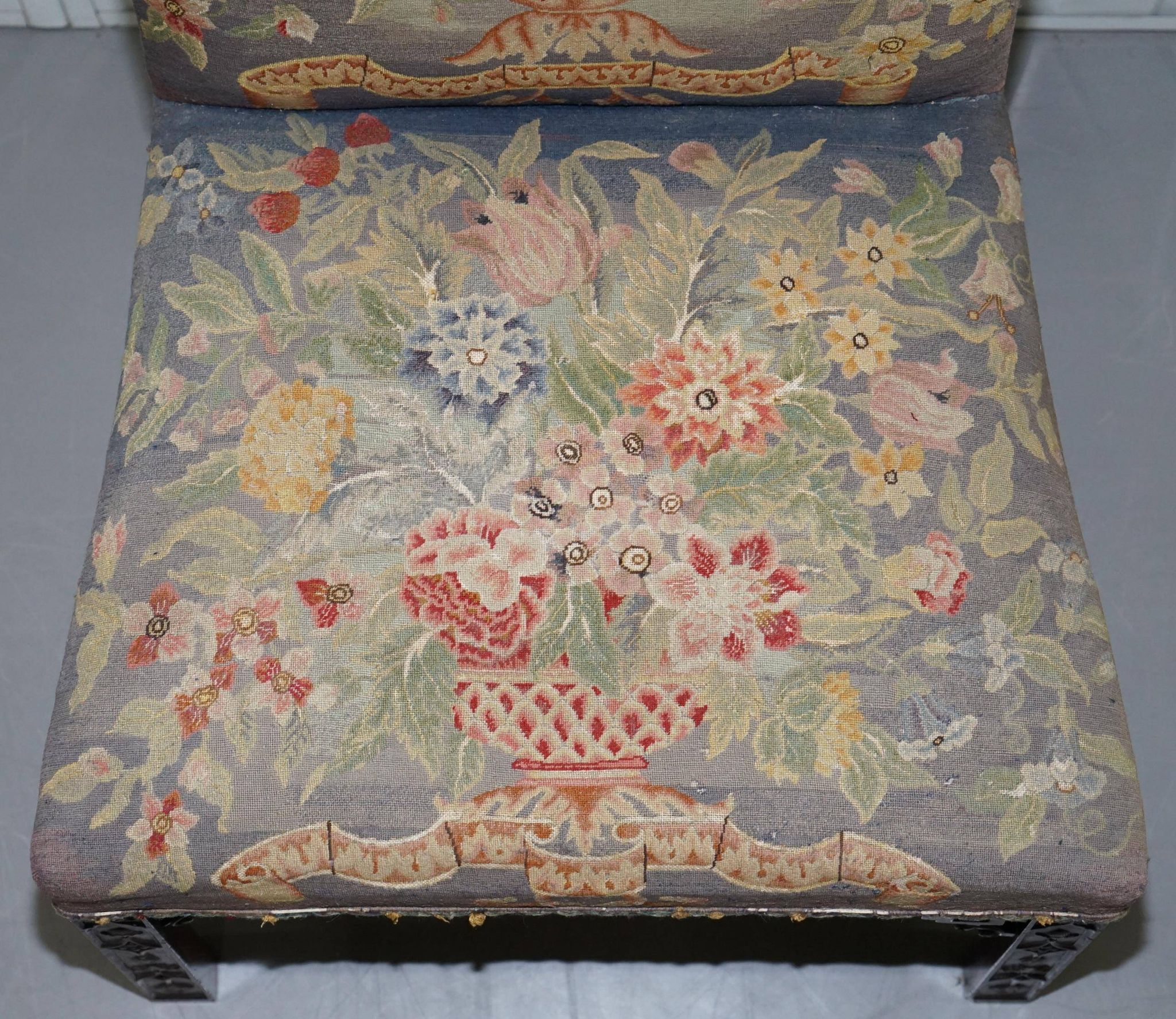 Paire de chaises Thomas Chippendale époque 1760 brodées sculptées