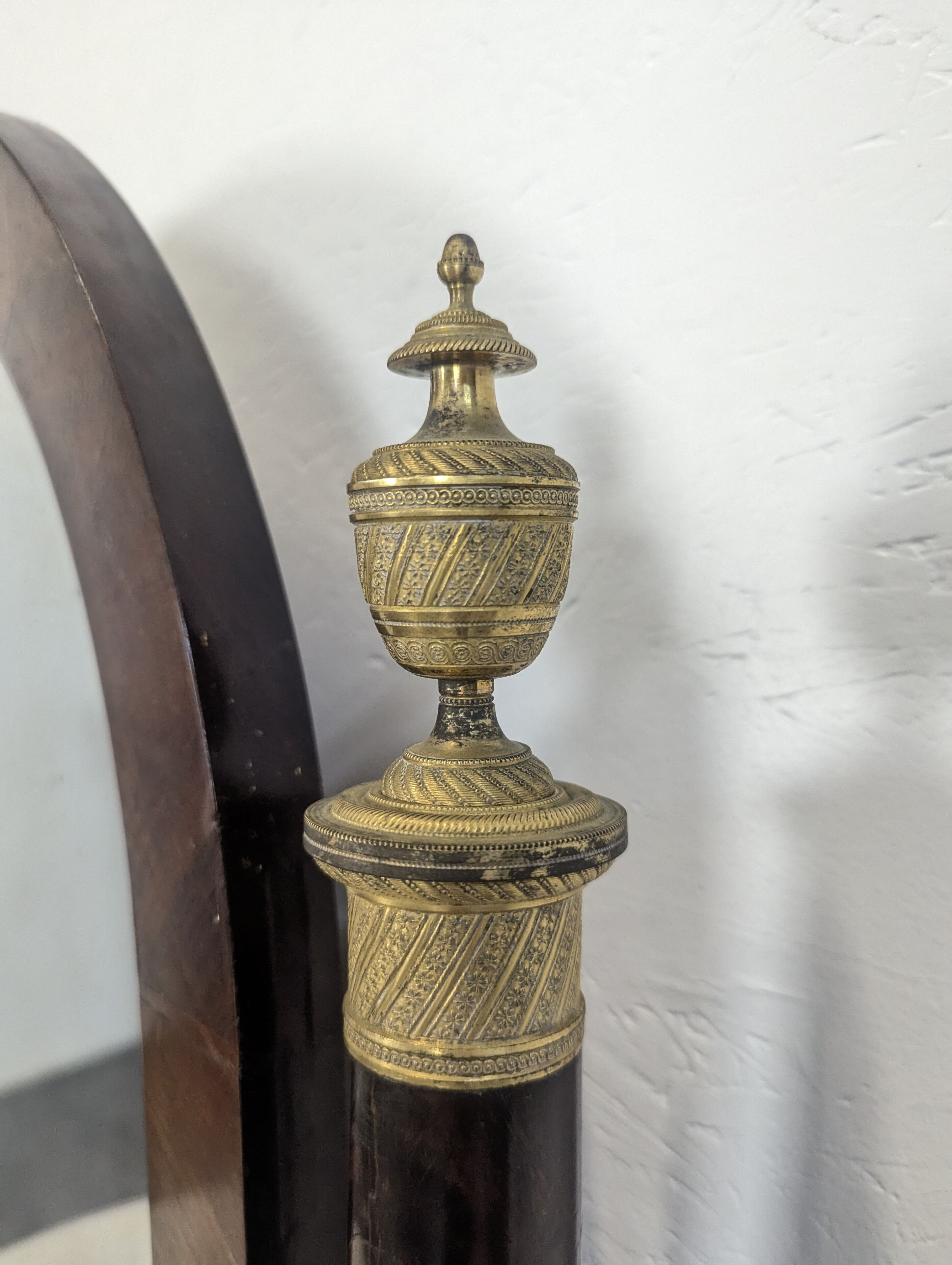 Rare coiffeuse demi à fond de glace époque Empire