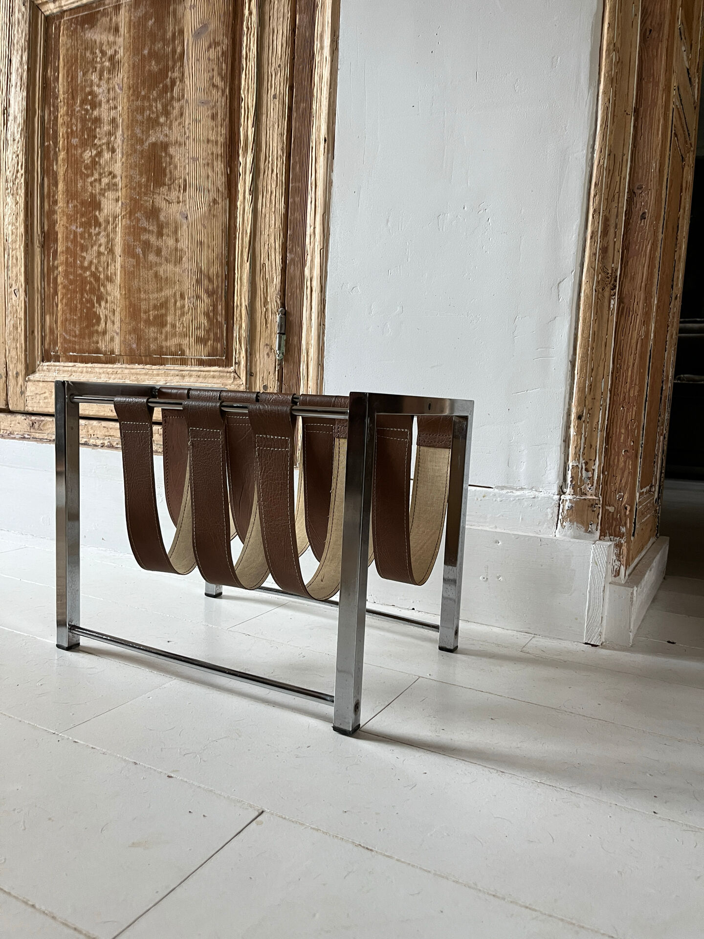 Vintage chrome steel and leather magazine rack – 1970s