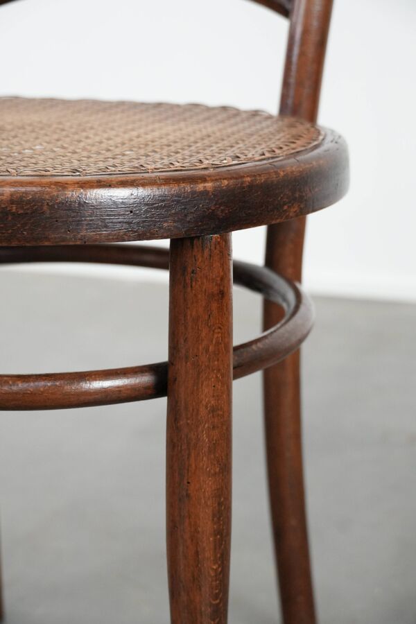 Magnifique ensemble de 6 chaises de bistrot vintage en bois de Jacob & Josef Kohn Wien avec assise en rotin