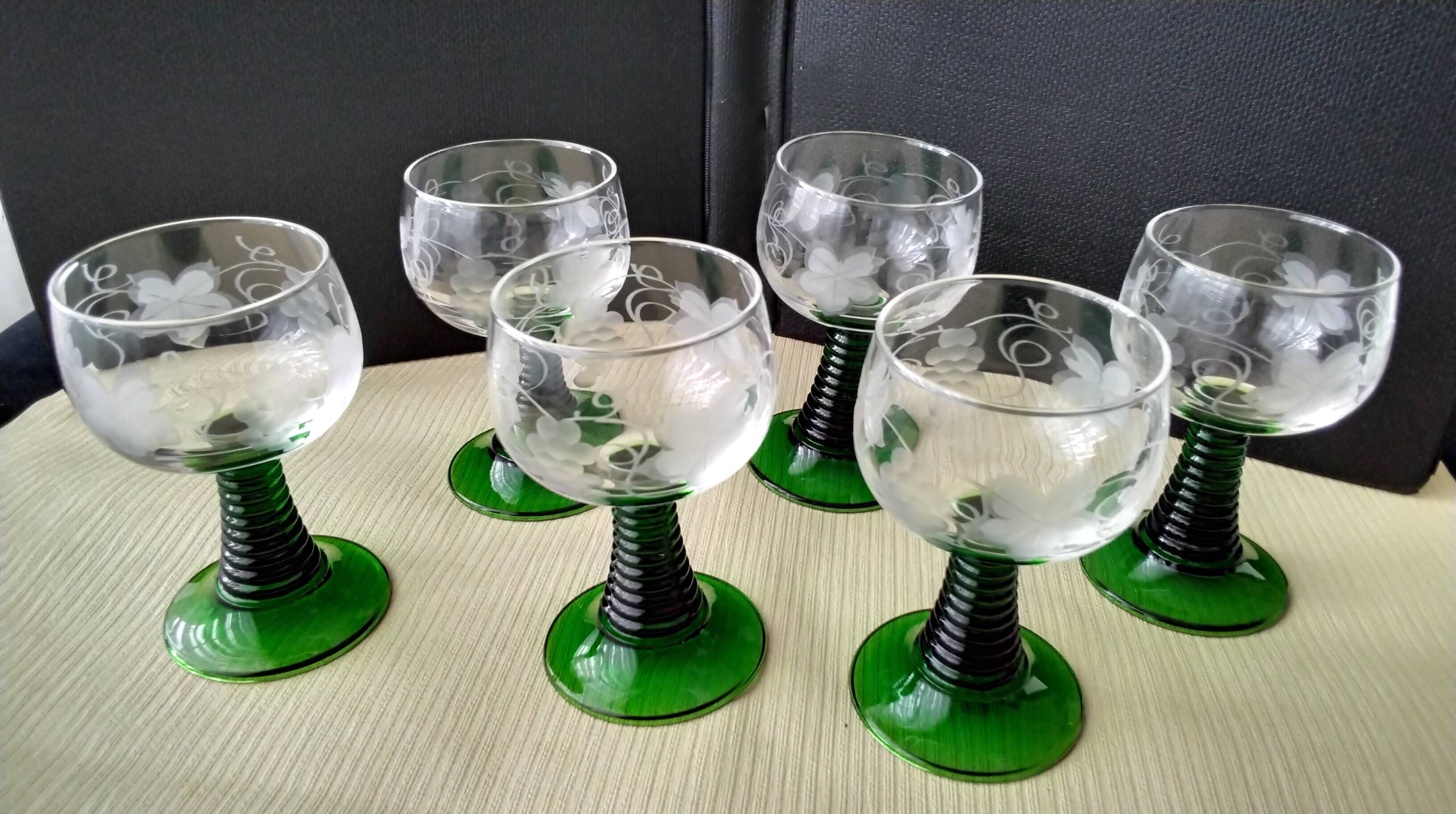 6 white wine glasses from Alsace Arc France