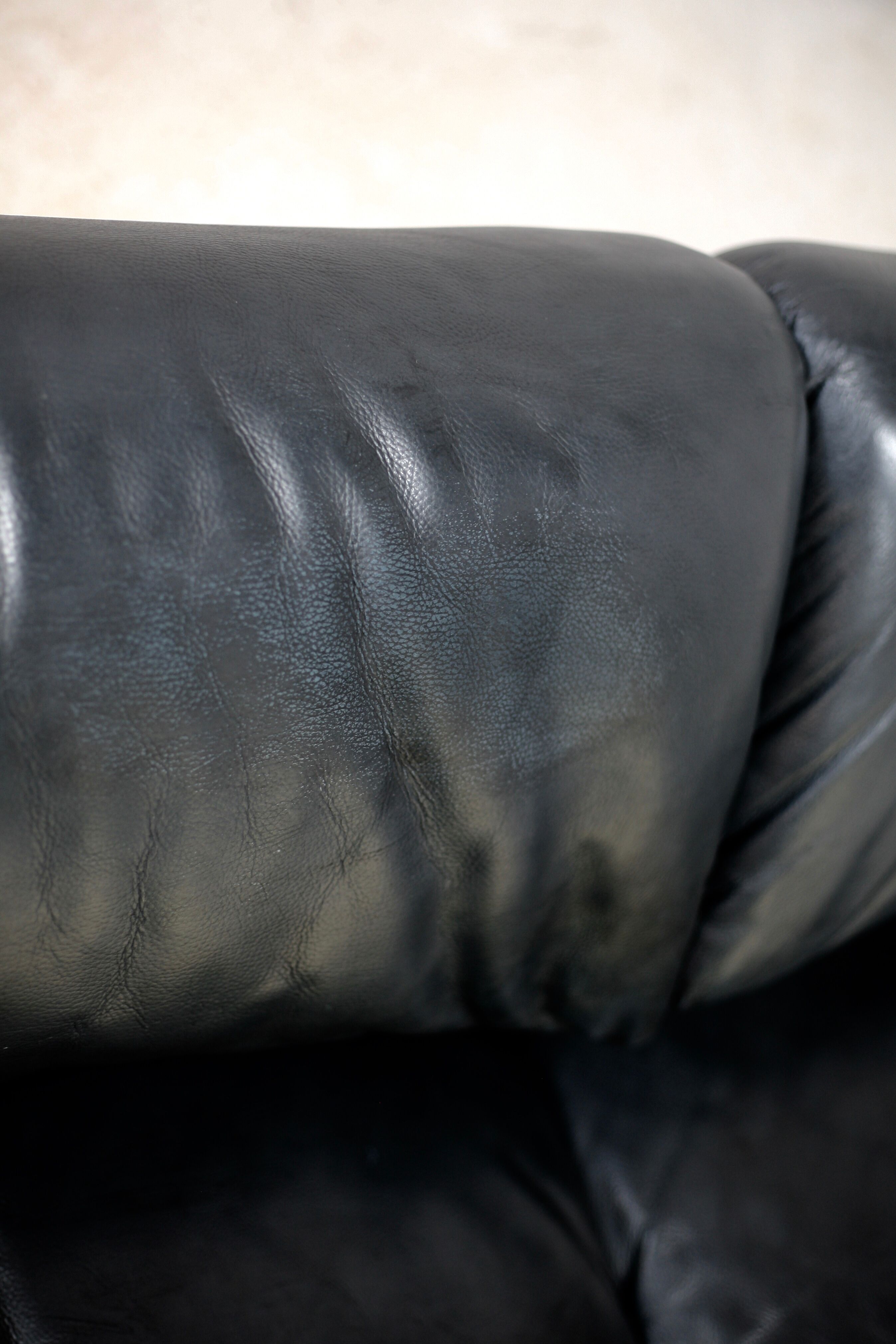 Sofa by Vico Magistretti, Cassina, Maralunga model. Italy, circa 1975. Navy blue leather
