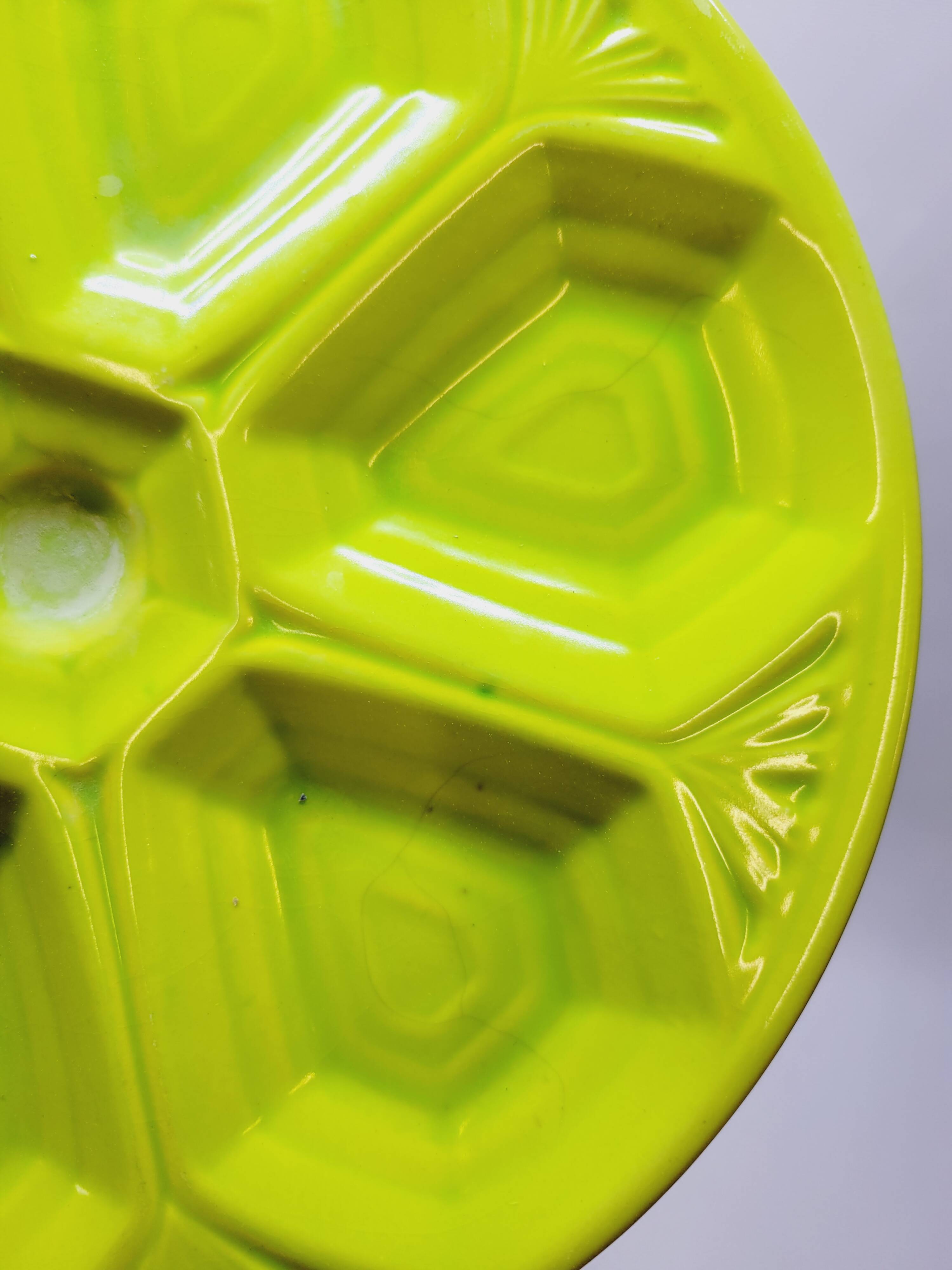 3 art deco oyster plates with green geometric decor