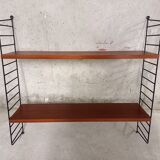 Etagère murale vintage en teck et métal noir style String Tomado
