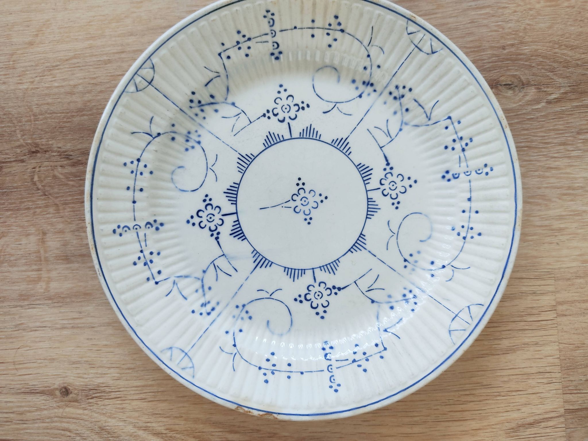 Ensemble de 14 assiettes Copenhague Boch frères Keramis