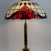Important Tiffany-style lamp, bronze and stained glass – 20th century