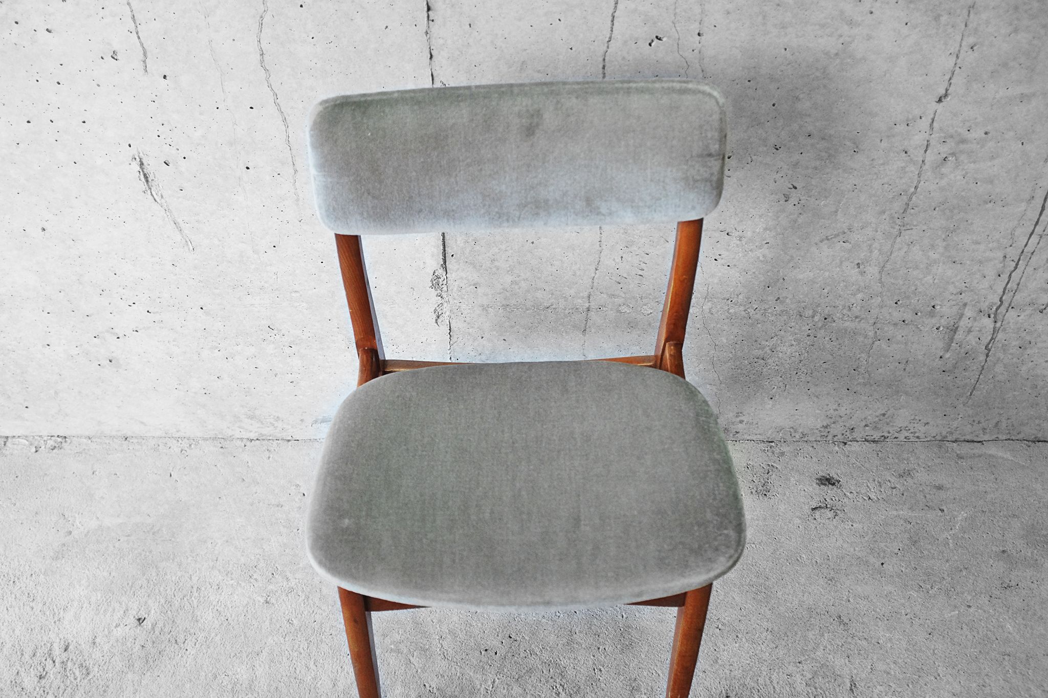Chaise scandinave années 60