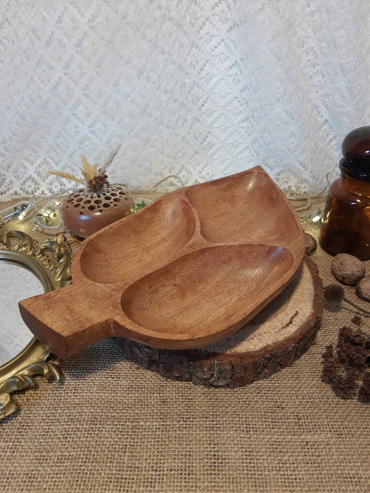 Wooden aperitif tray, leaf-shaped / empty vintage pocket