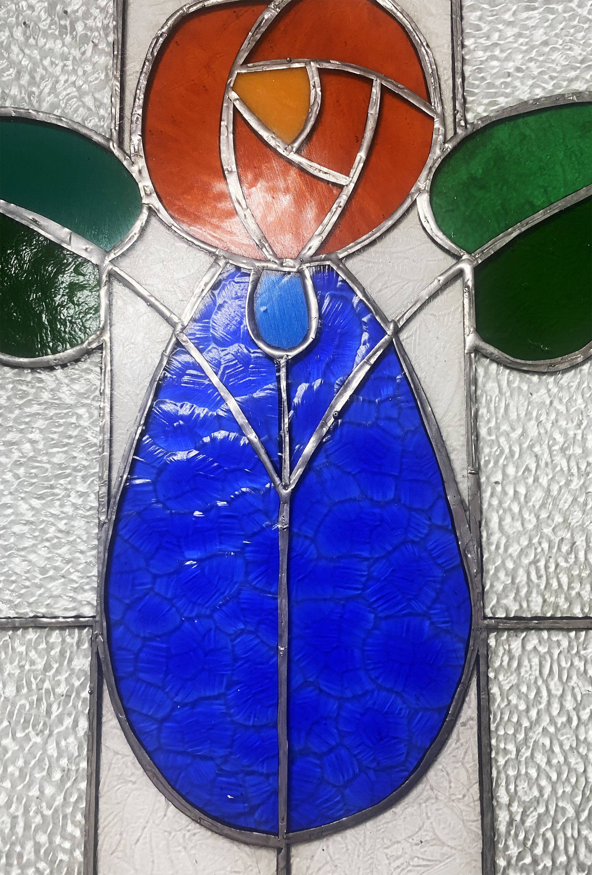 Vitrail décoratif Fleur stylisée – Verre coloré artisanal 40 × 70 cm
