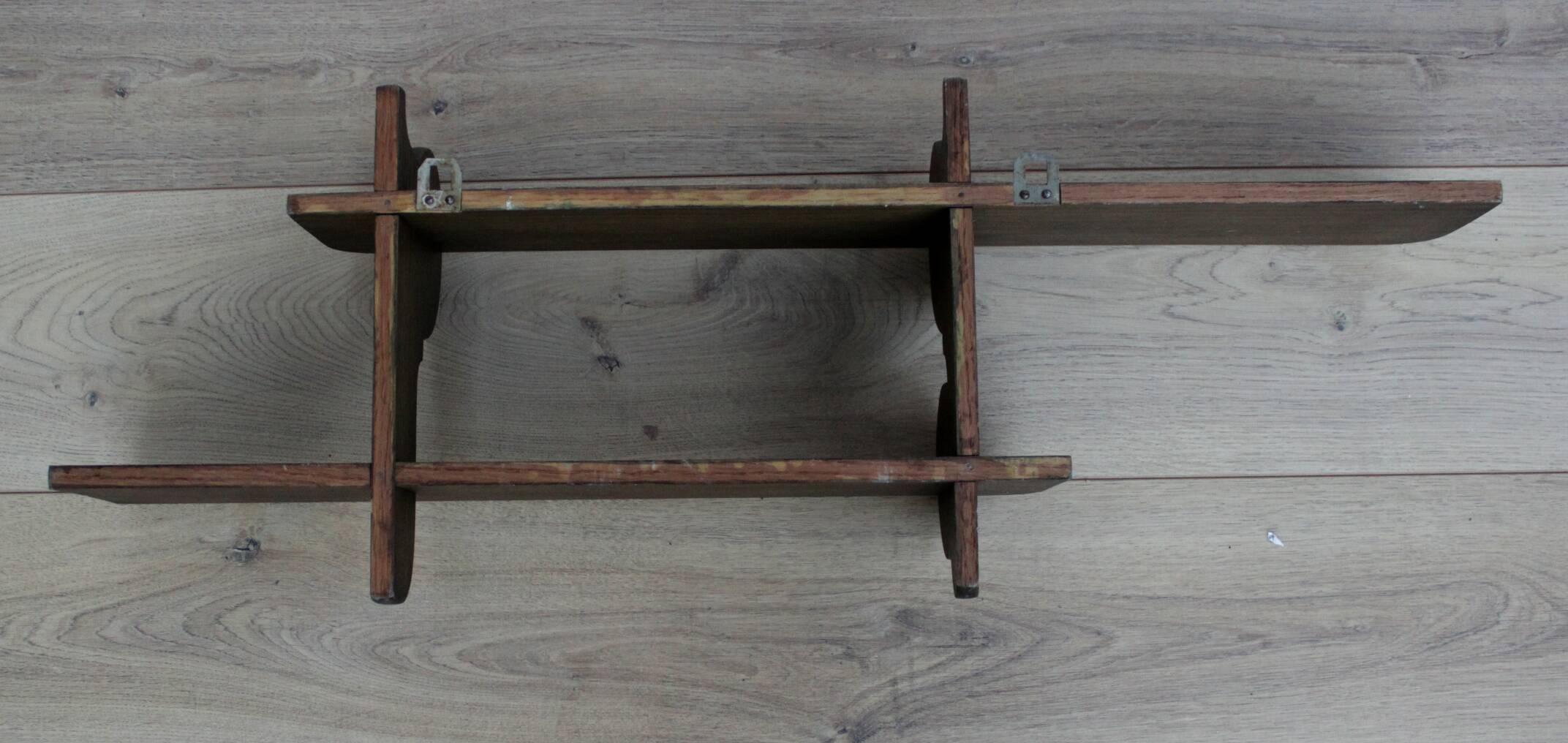 Étagère en bois pour assiette