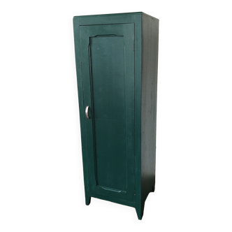 Armoire parisienne en sapin
