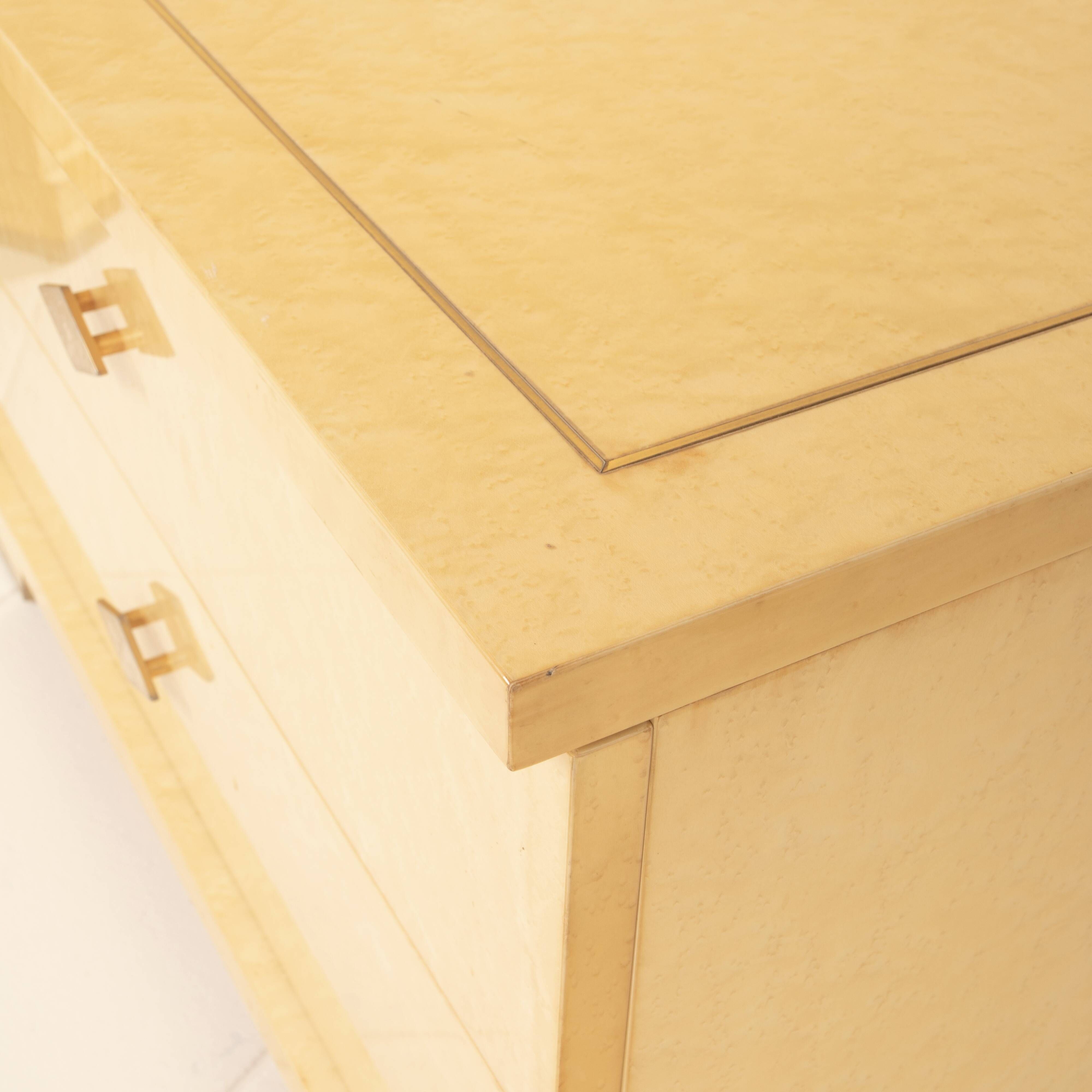 Gianluigi Gorgoni Italian Maple Burl and Brass Nightstands for Fratelli Turri