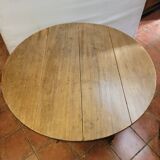 6-foot round table with elongations