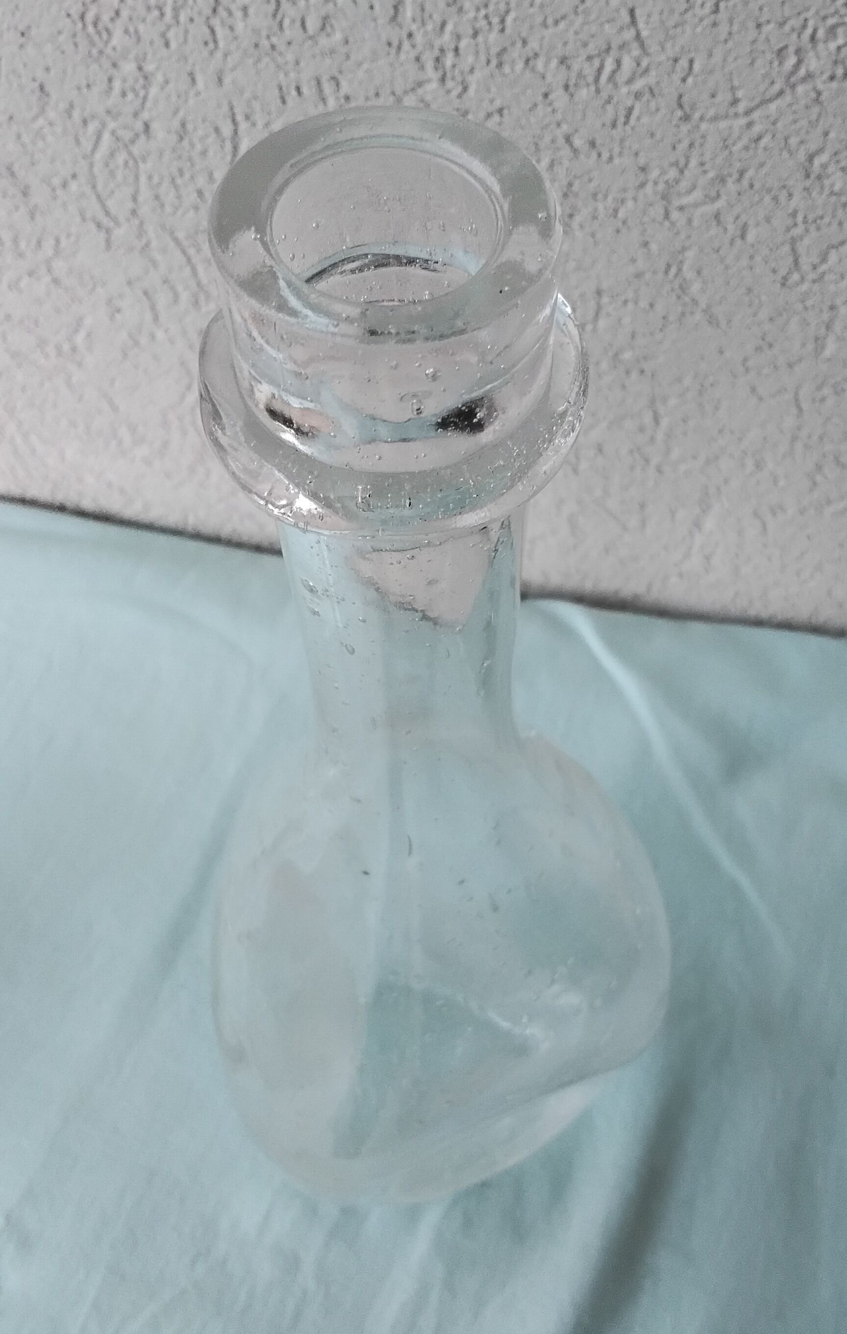 Bubble glass carafe bottle