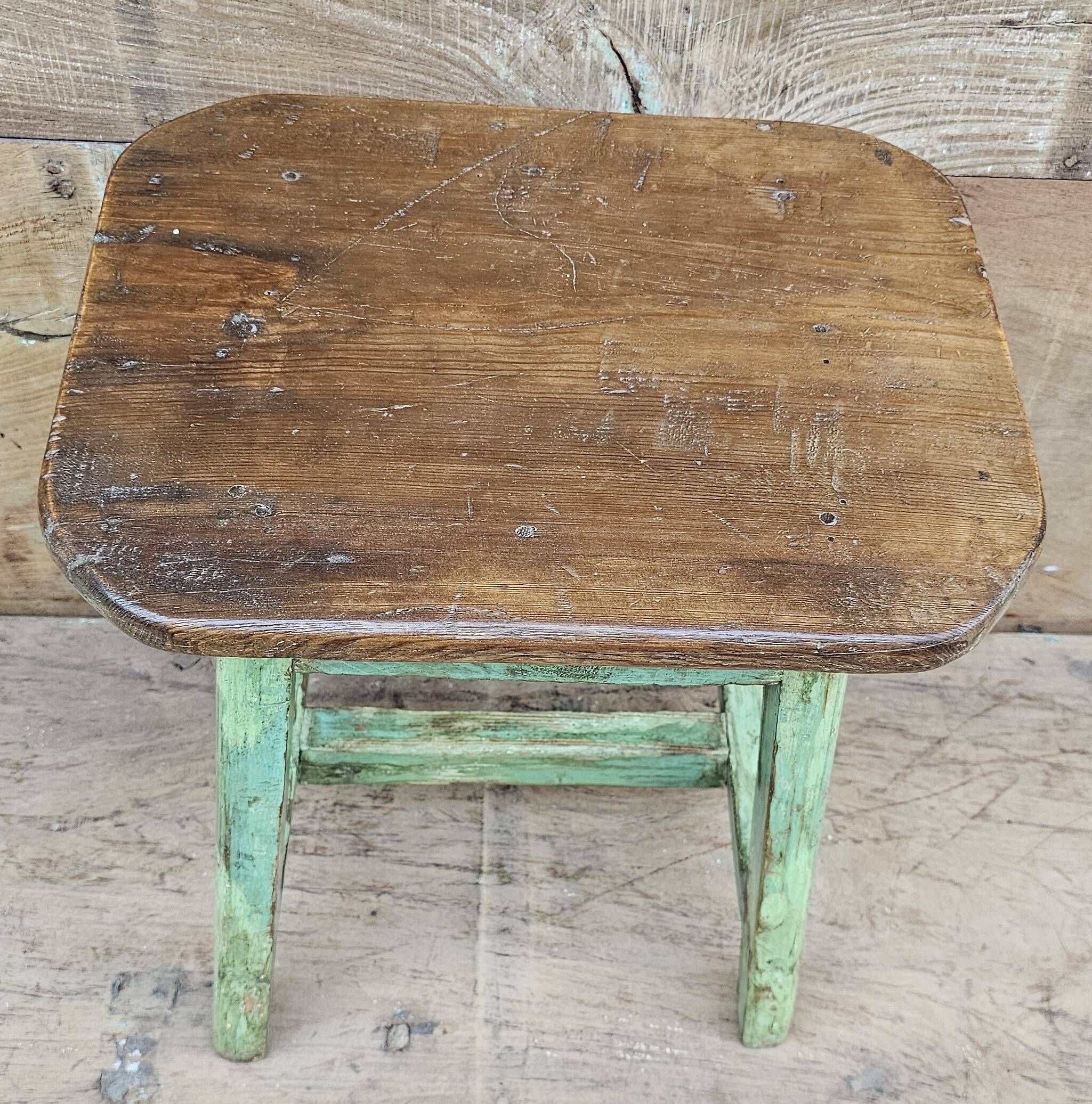 Ancien tabouret -sellette en teck birman