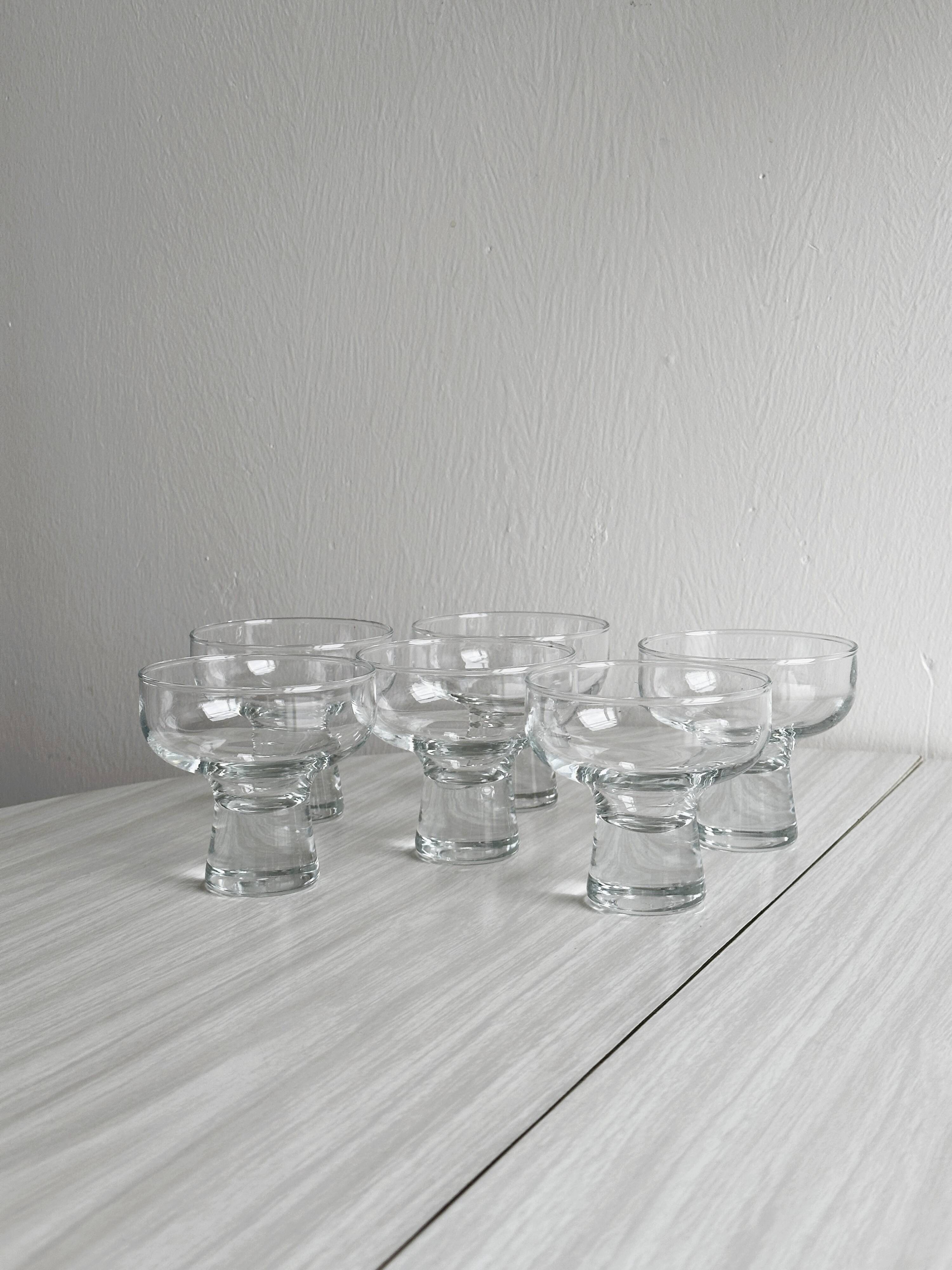 6 verres sur pied en verre épais design