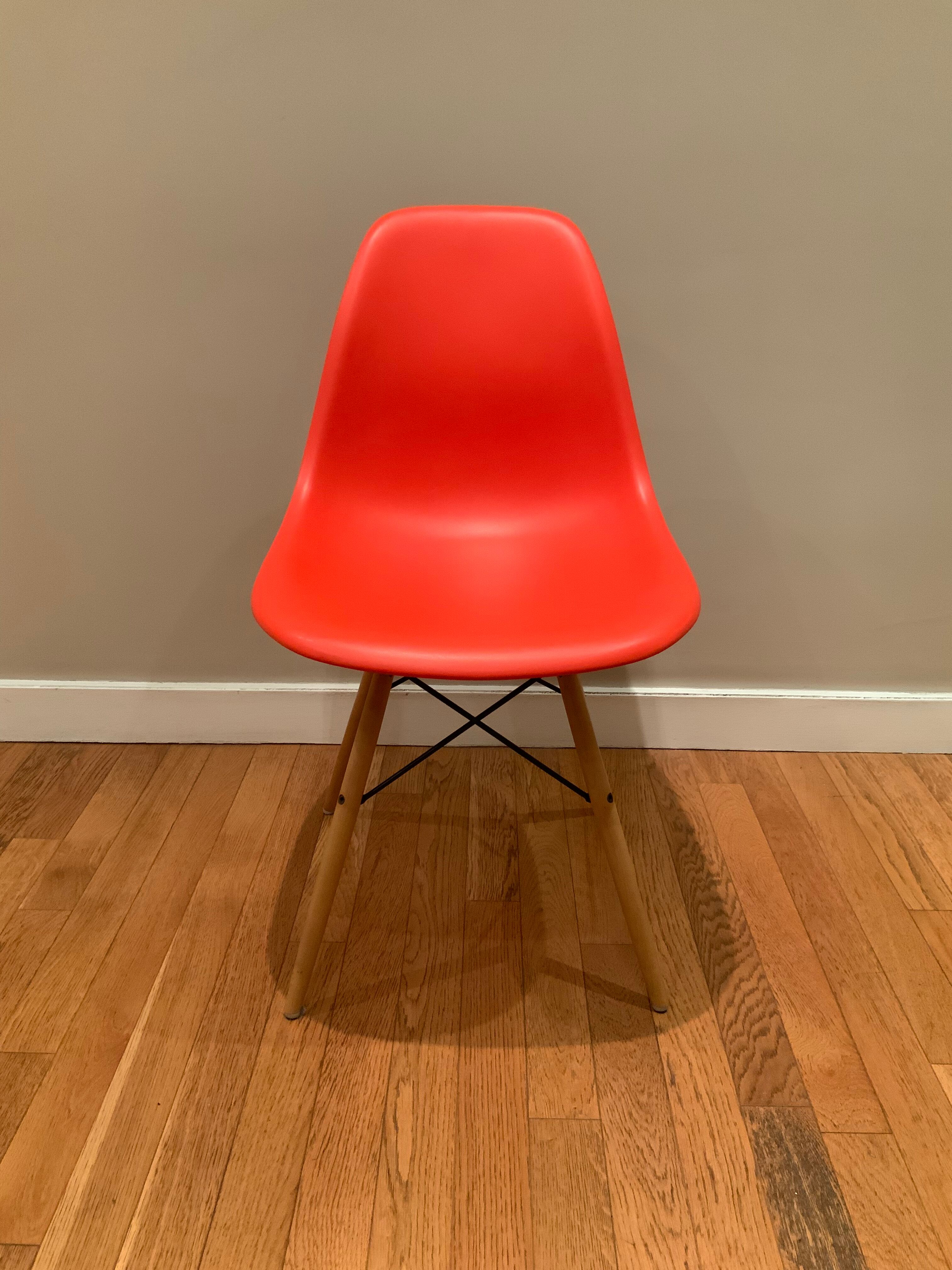 DSW Eames Chair, recent edition Vitra