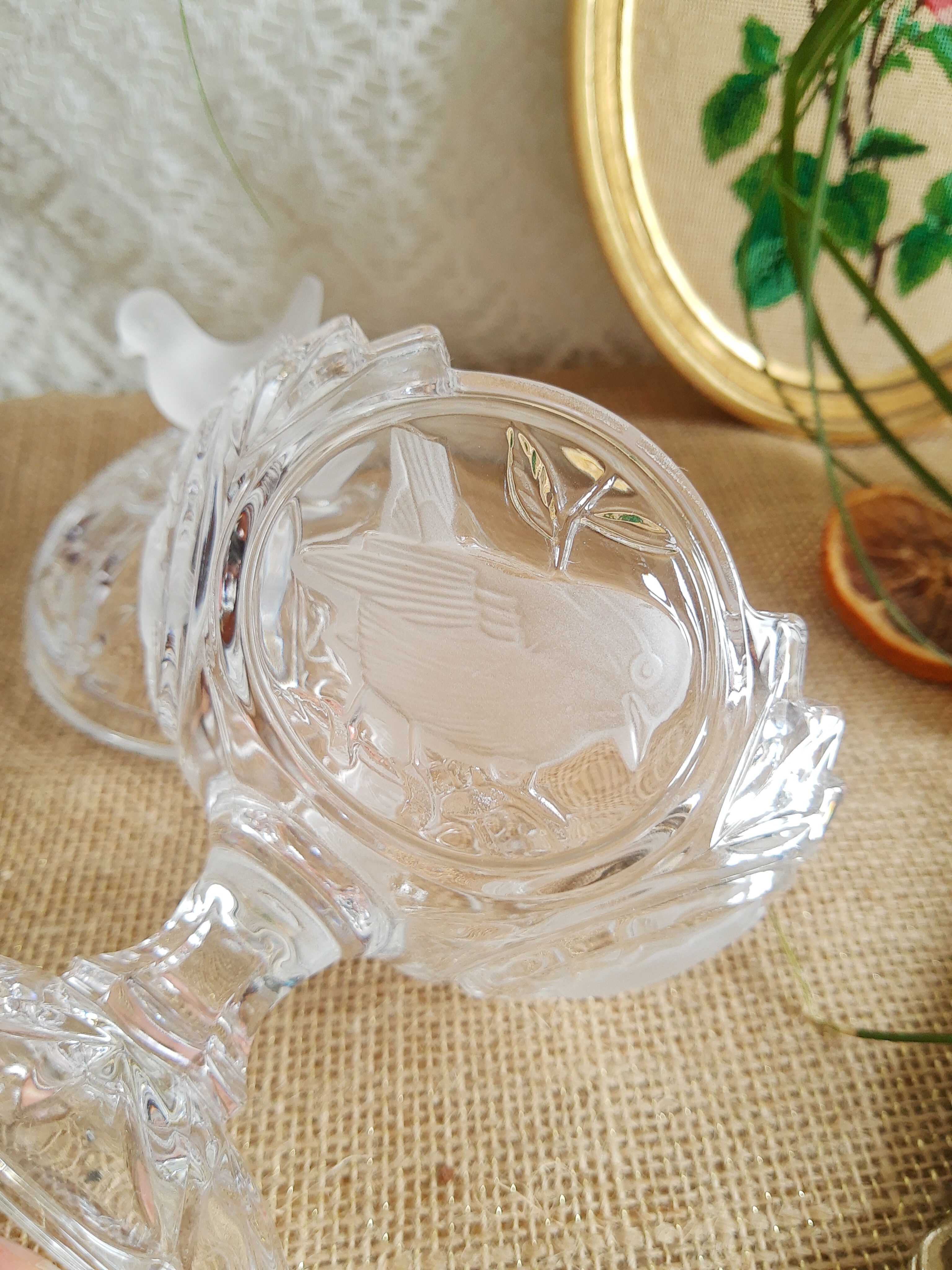 Bonbonnière in Cristal d'Arques Model Les Passereaux Oiseaux Dépoli