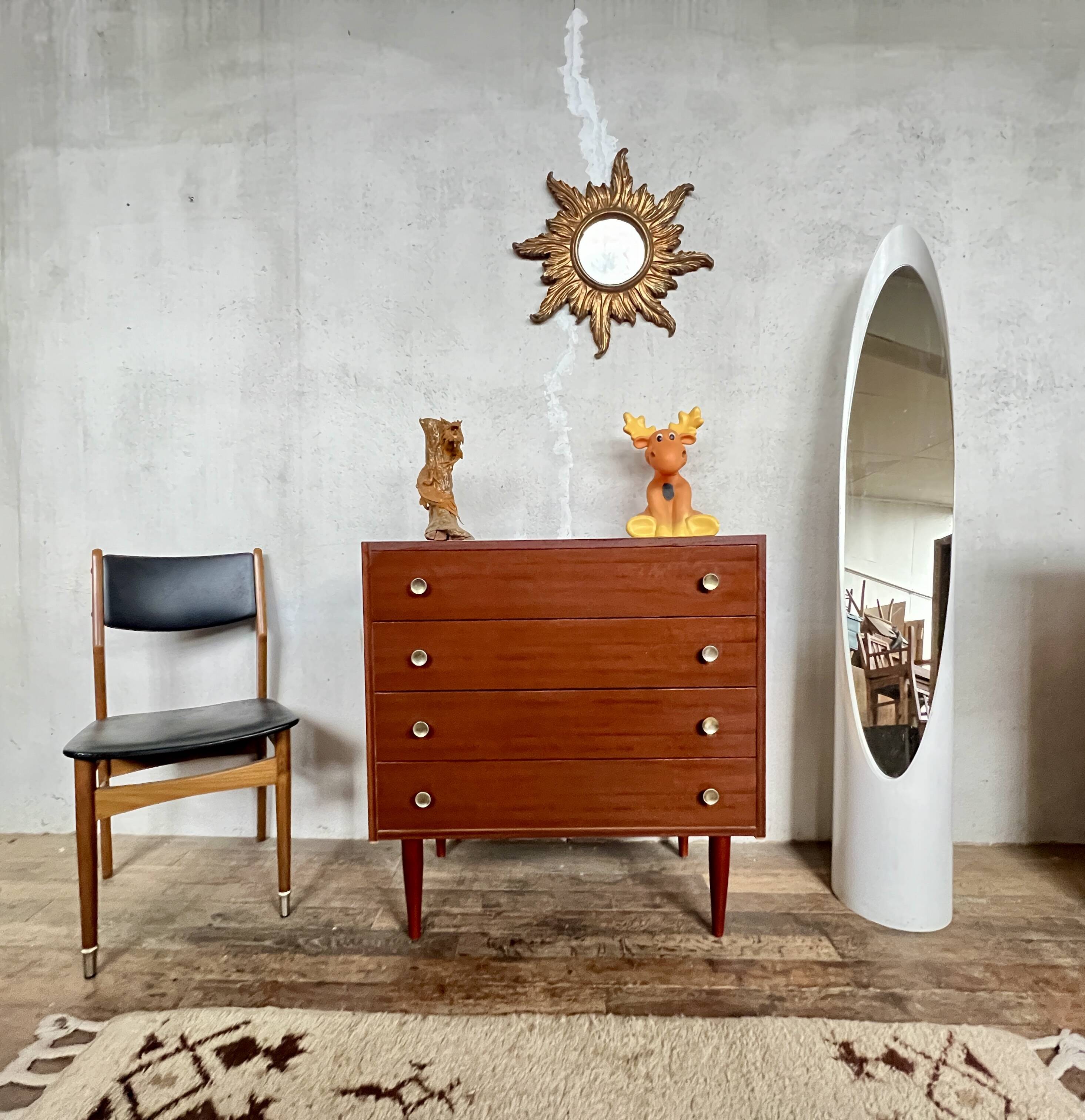 Vintage chest of drawers with spindle legs 1960