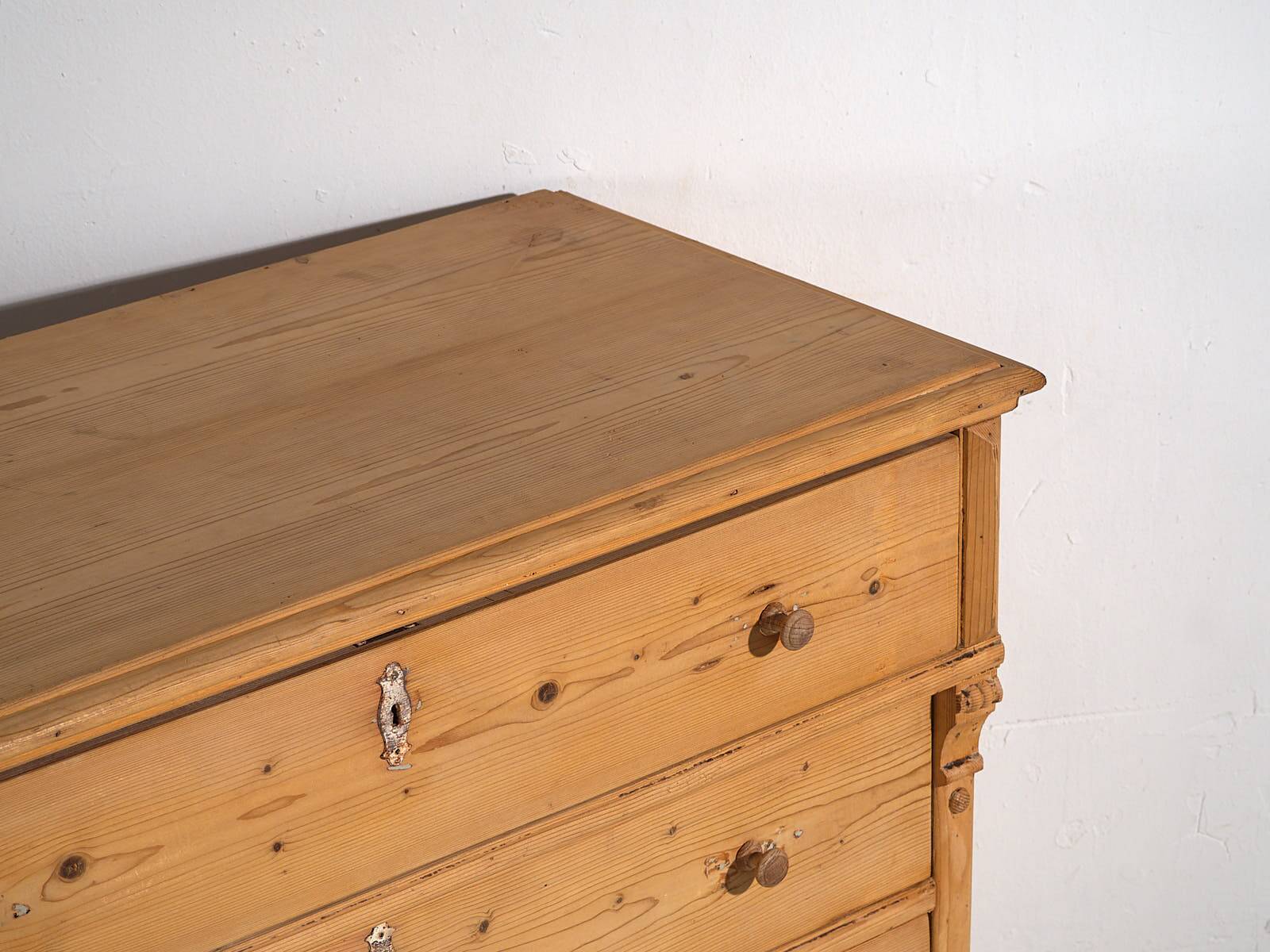 Antique Provençal-style chest of drawers (c.1920)