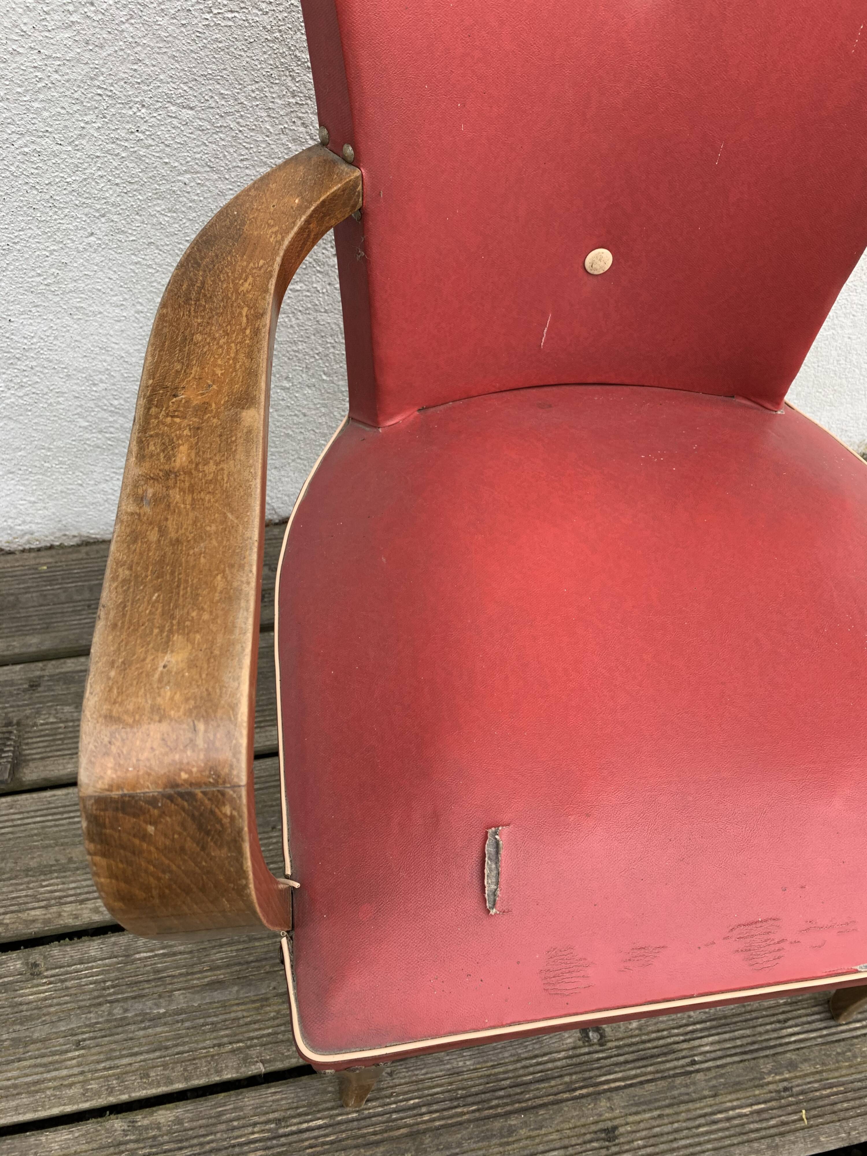 Red skai bridge armchair