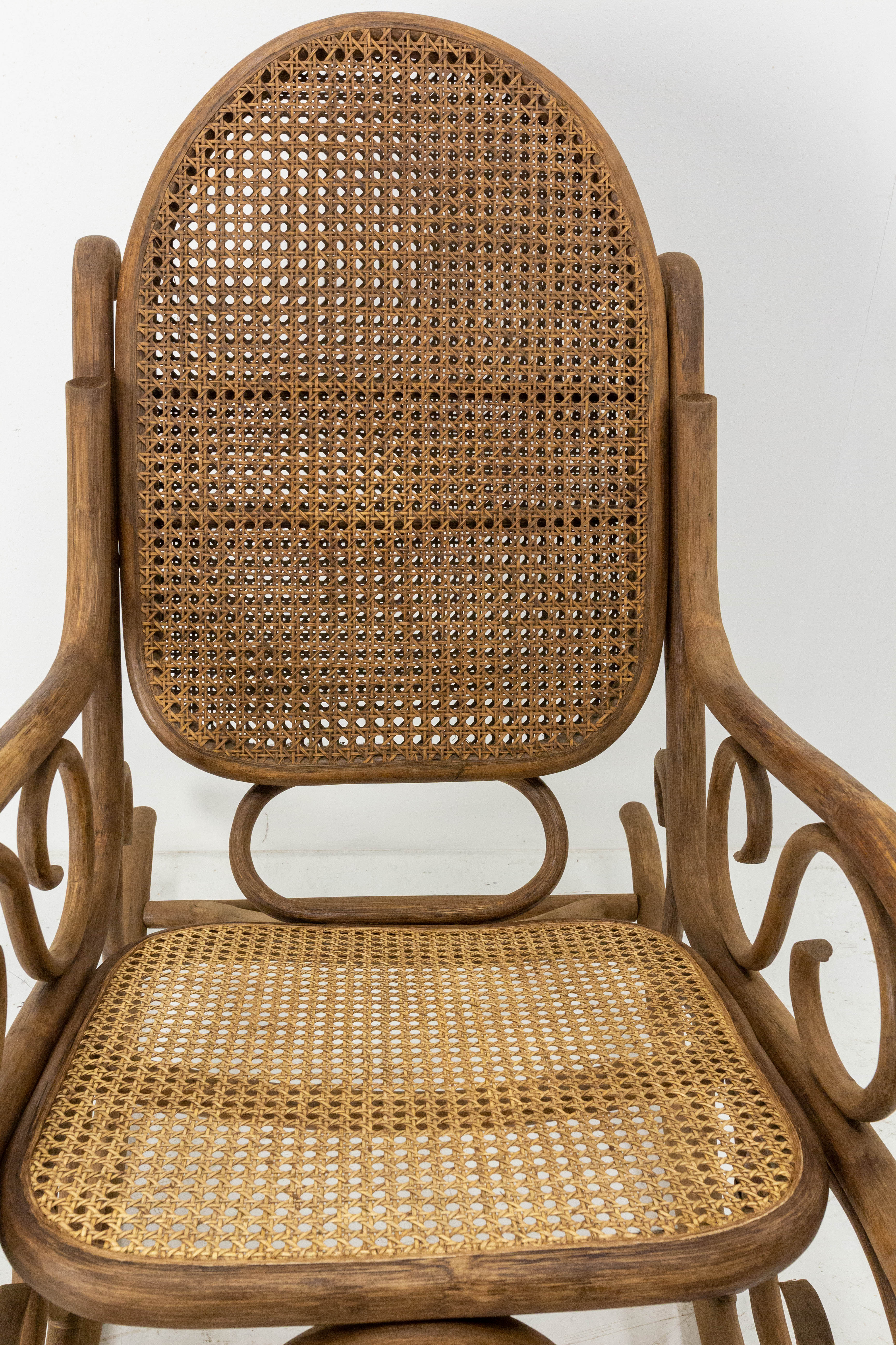 Rocking chair curved wood and cannage