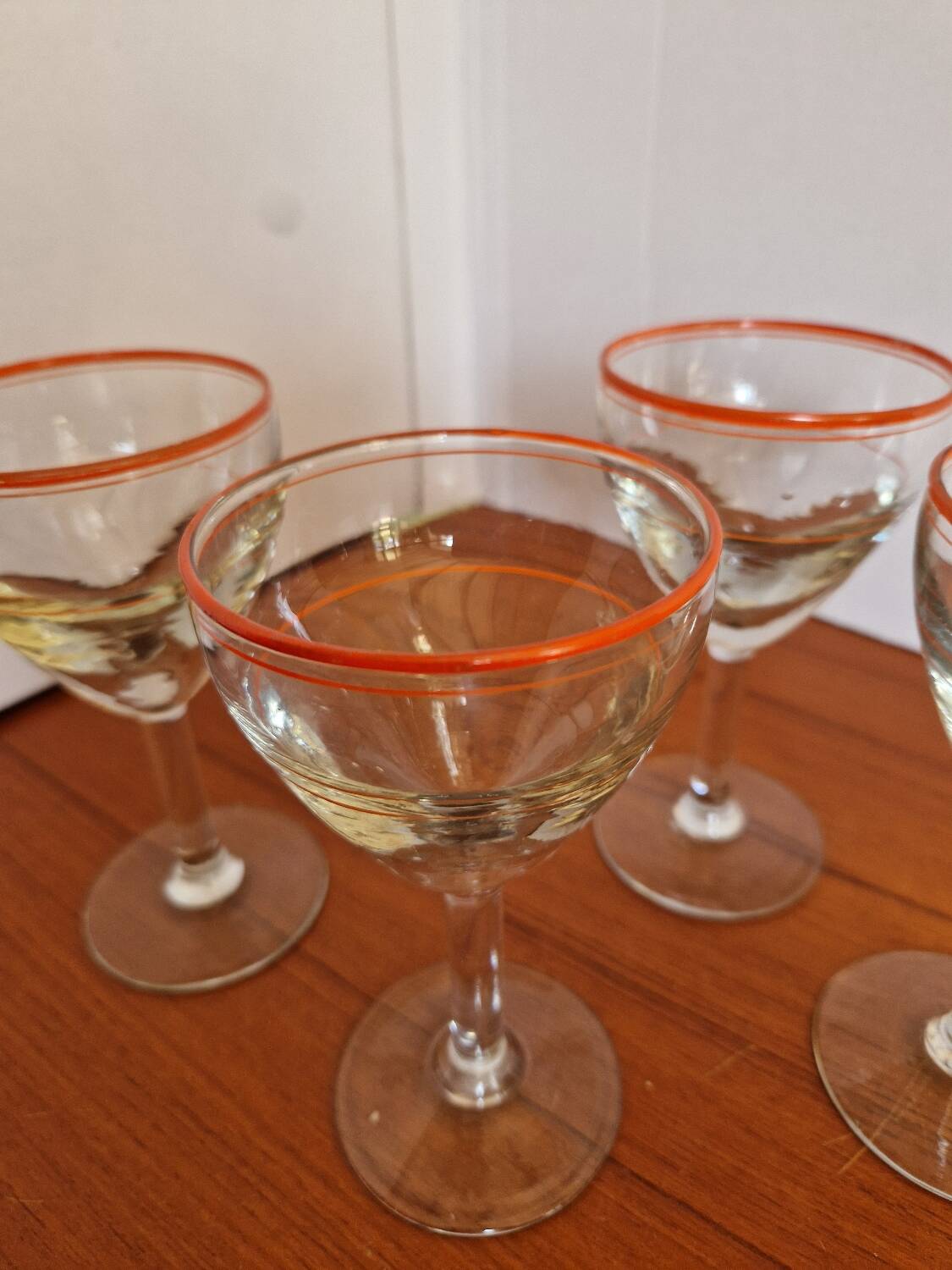 Set of 4 Blown Glass Bistro Glasses with Red Rim